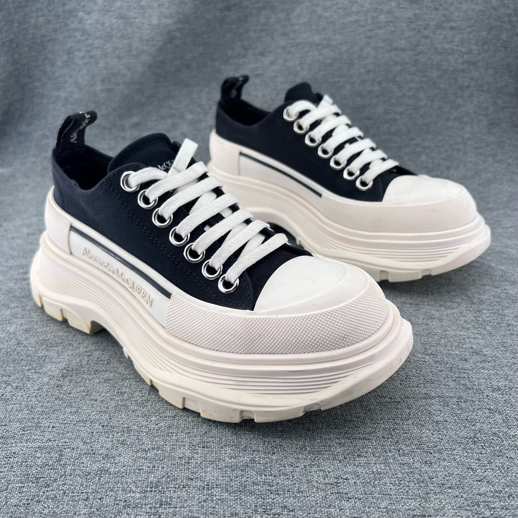 Alexander McQueen Canvas Lifestyle sneakers