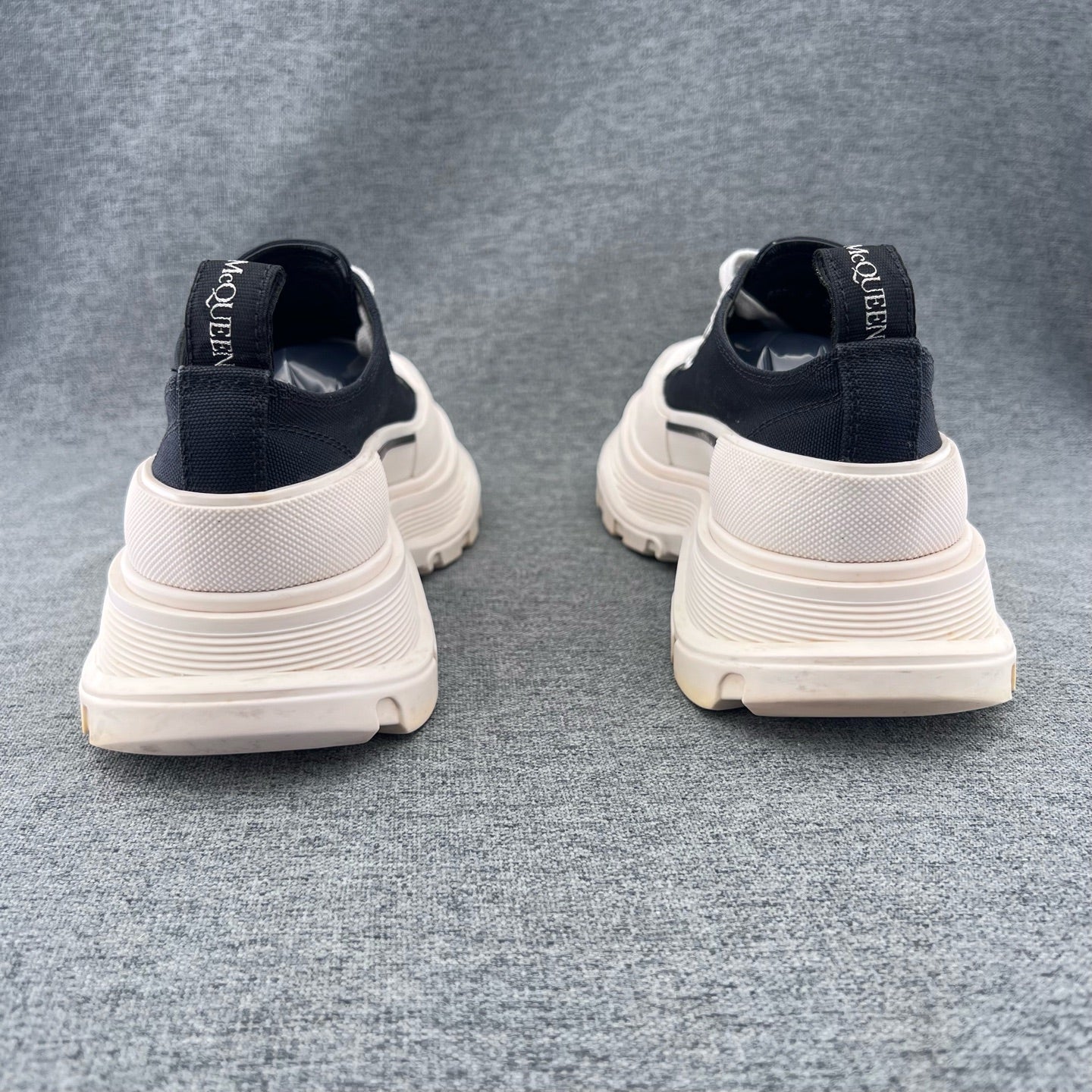 Alexander McQueen Canvas Lifestyle sneakers