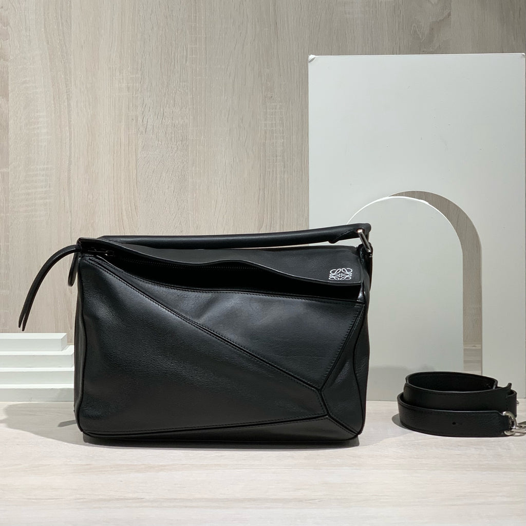 Loewe Handbag Black Crossbody 290mm*190mm*120mm 322.30.S20-1100