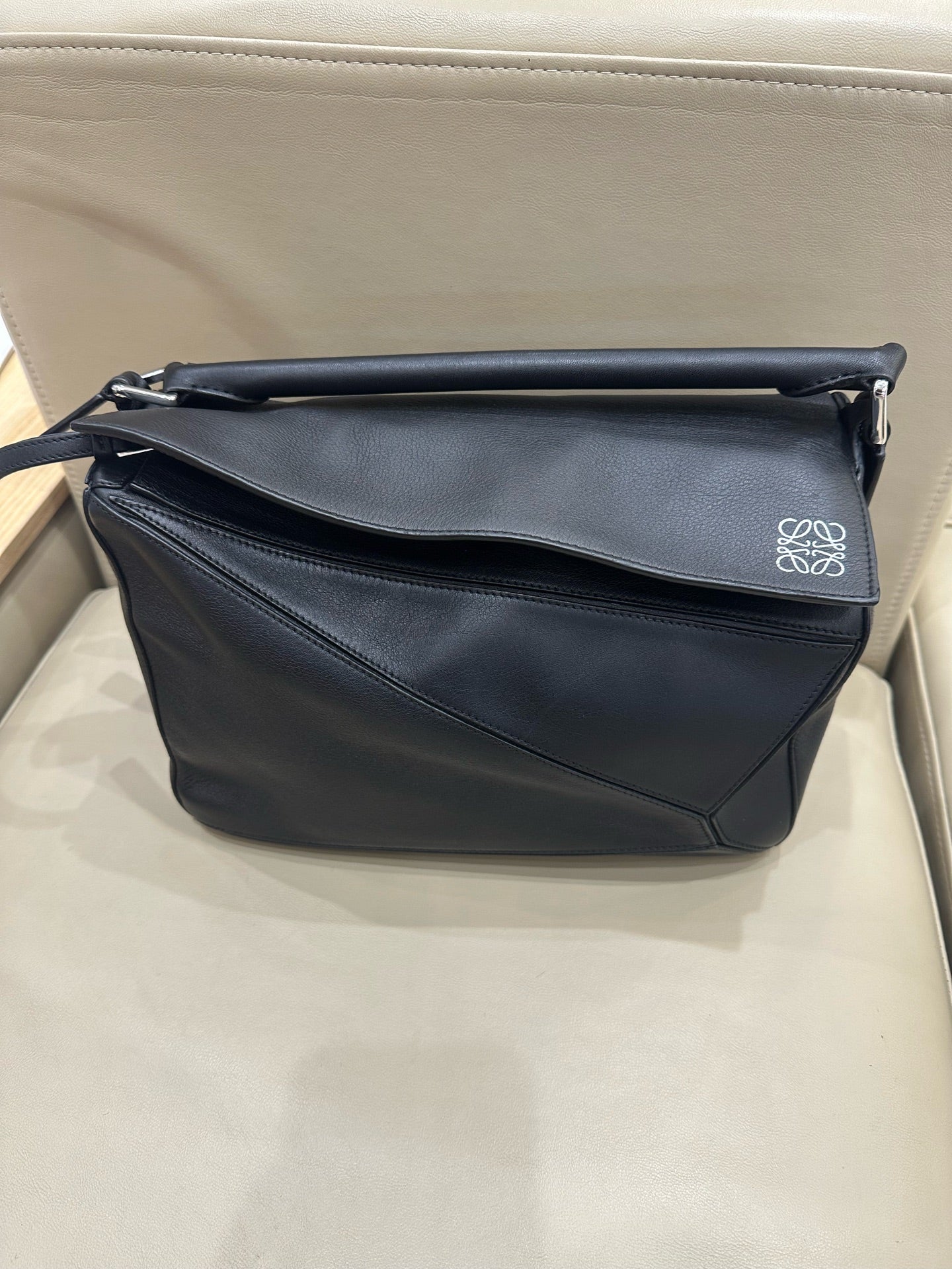 Loewe Handbag Black Crossbody 290mm*190mm*120mm 322.30.S20-1100