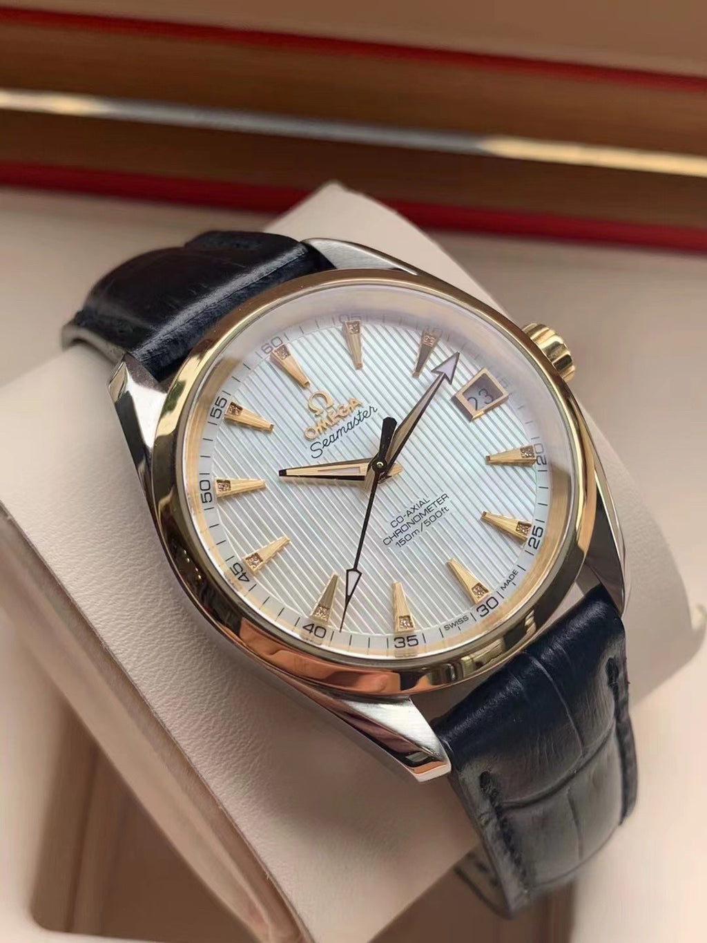 Omega Seahorse White Automatic (self-winding) watch 38.5 millimeters 231.23.39.21.55.002