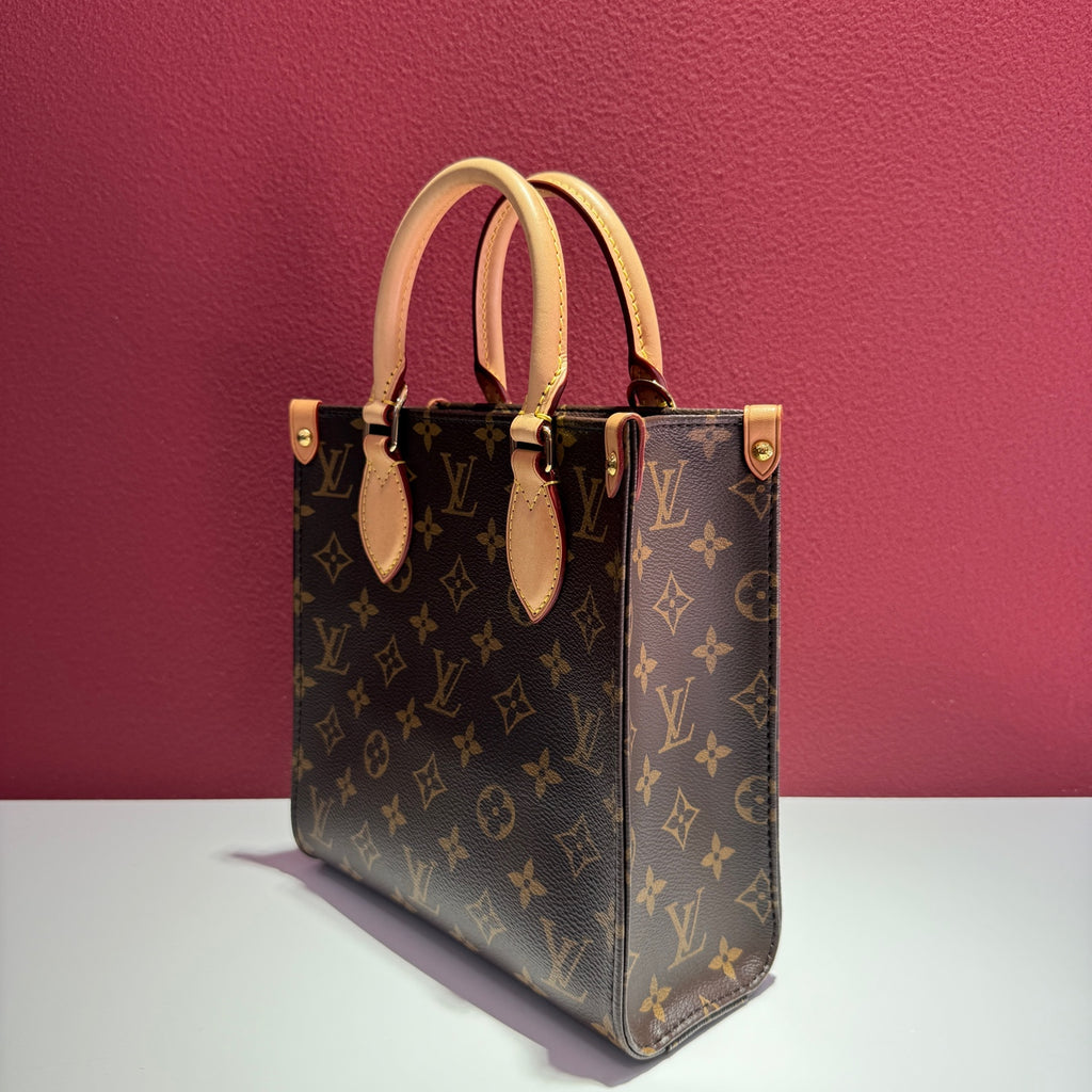 Louis Vuitton Sac Plat Bb Tote 21.5 x 22 x 9 M46265