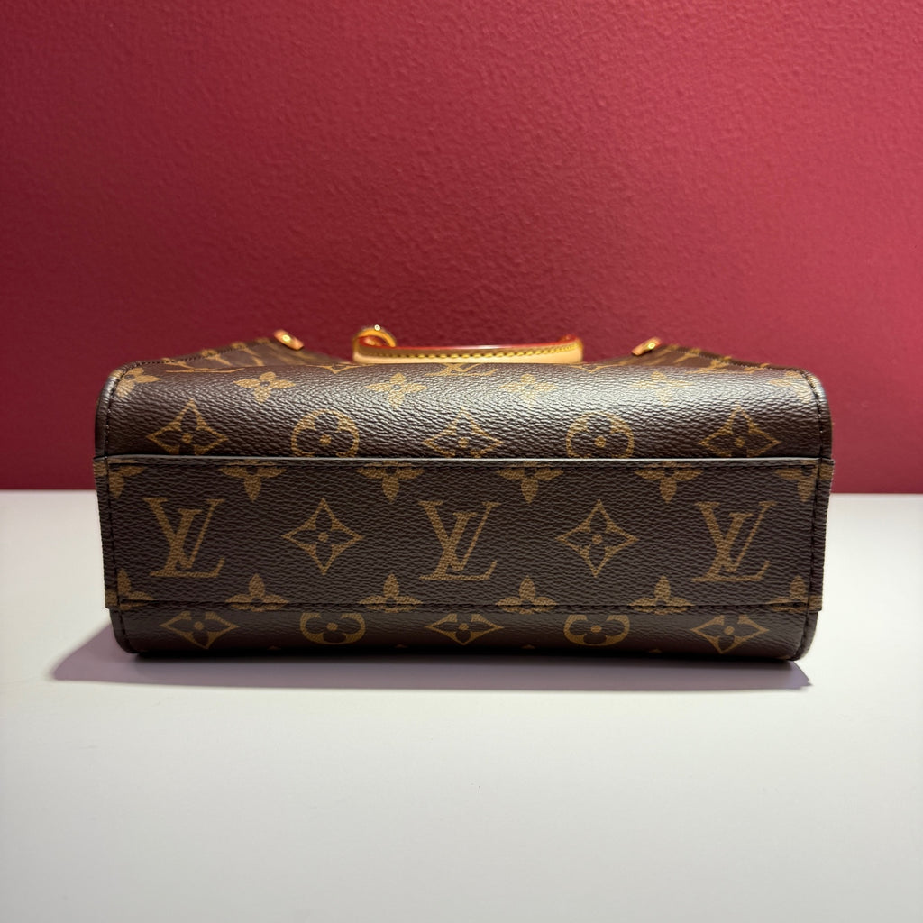 Louis Vuitton Sac Plat Bb Tote 21.5 x 22 x 9 M46265