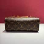 Louis Vuitton Sac Plat Bb Tote 21.5 x 22 x 9 M46265