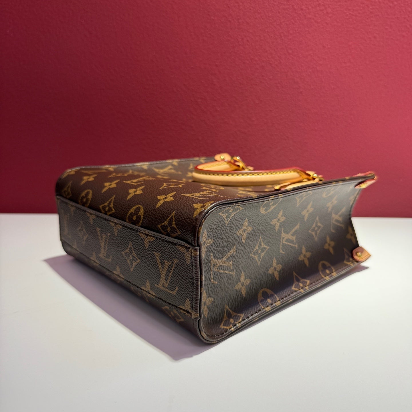 Louis Vuitton Sac Plat Bb Tote 21.5 x 22 x 9 M46265