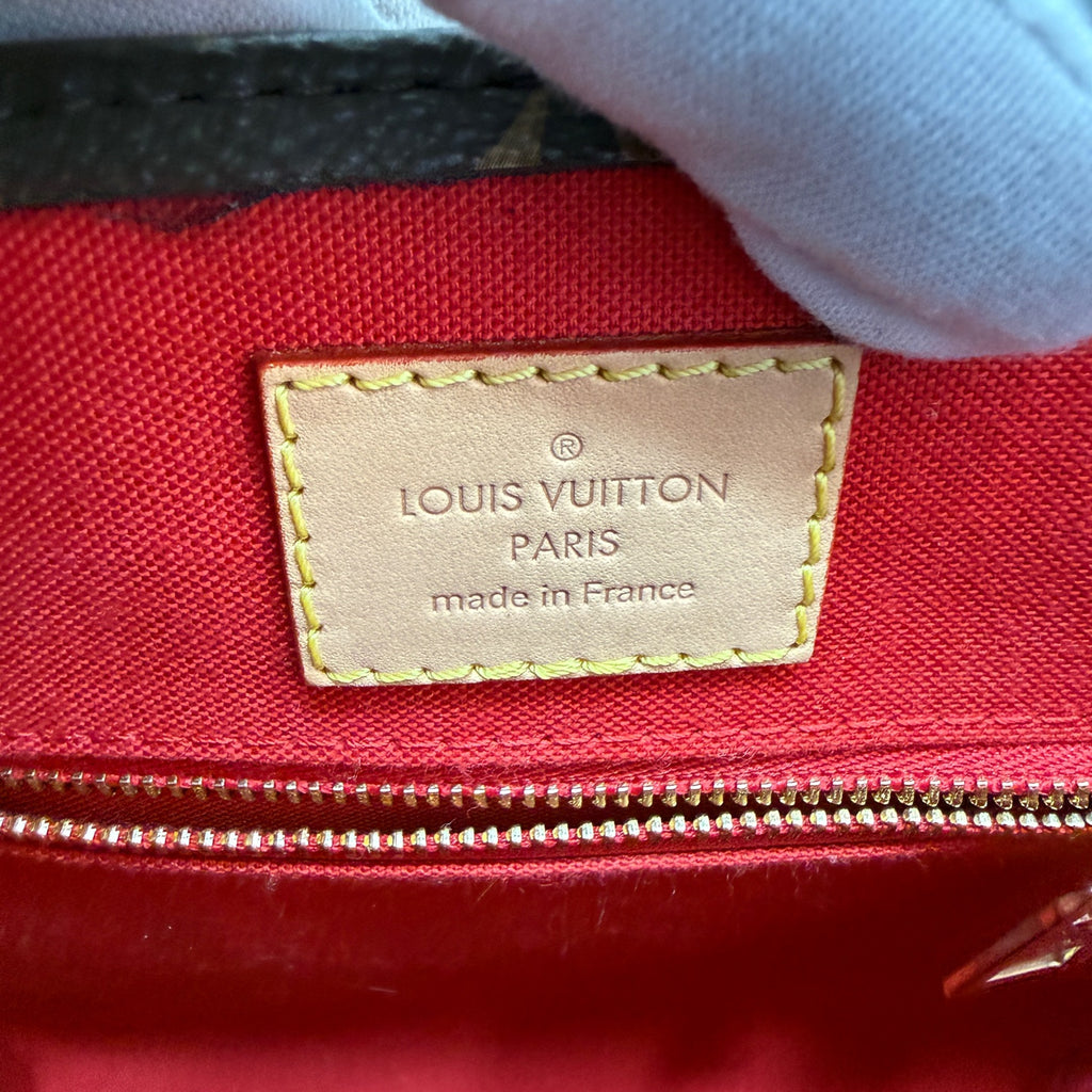 Louis Vuitton Sac Plat Bb Tote 21.5 x 22 x 9 M46265