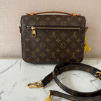 Louis Vuitton Messenger Bag