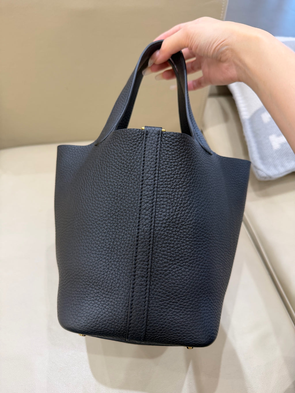Hermes 915780