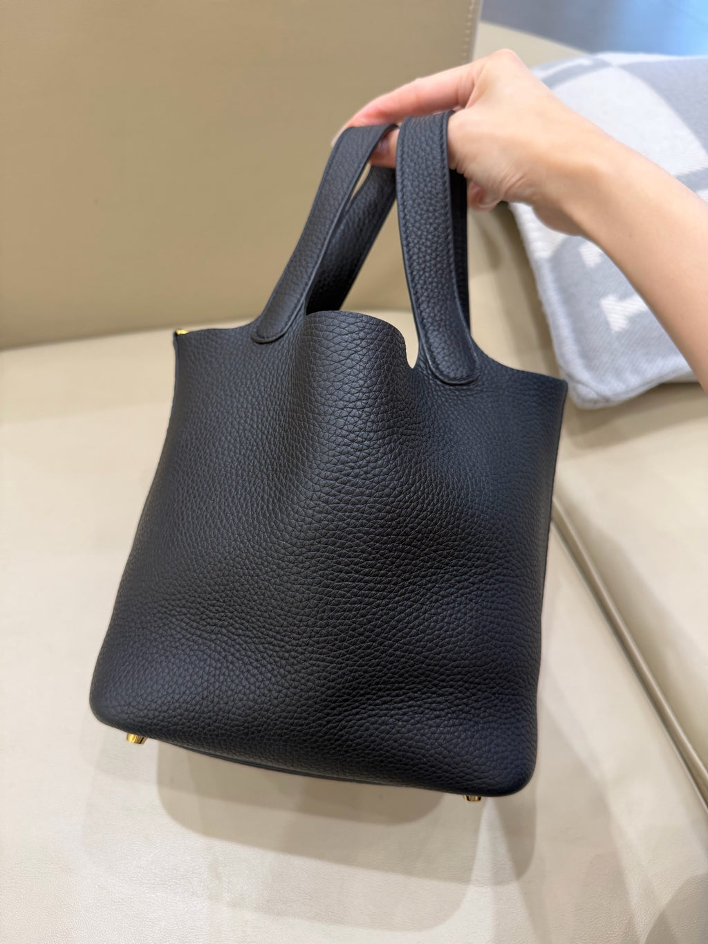 Hermes 915780