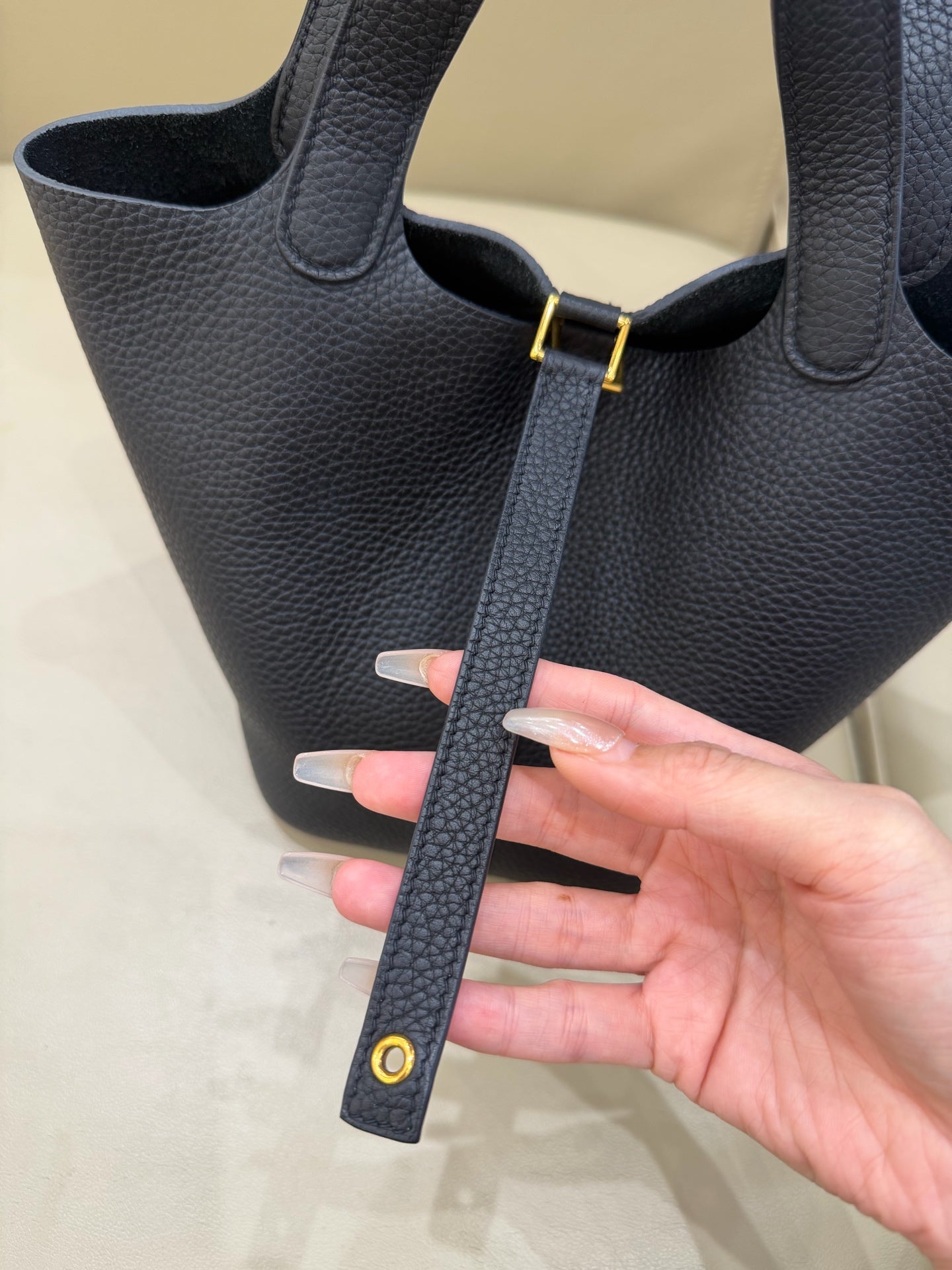 Hermes 915780