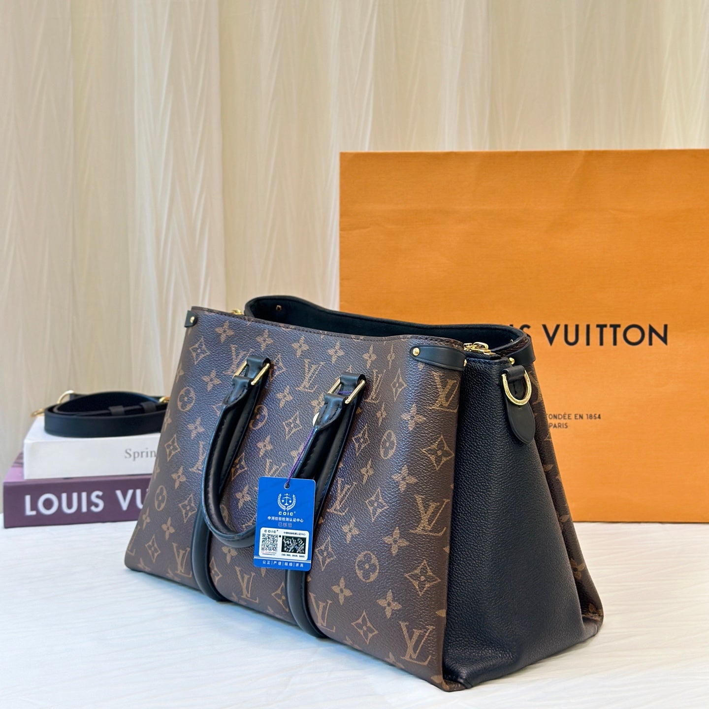 Louis Vuitton Crossbody M44817