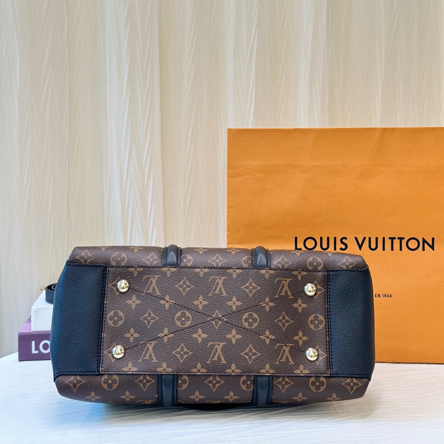 Louis Vuitton Crossbody M44817
