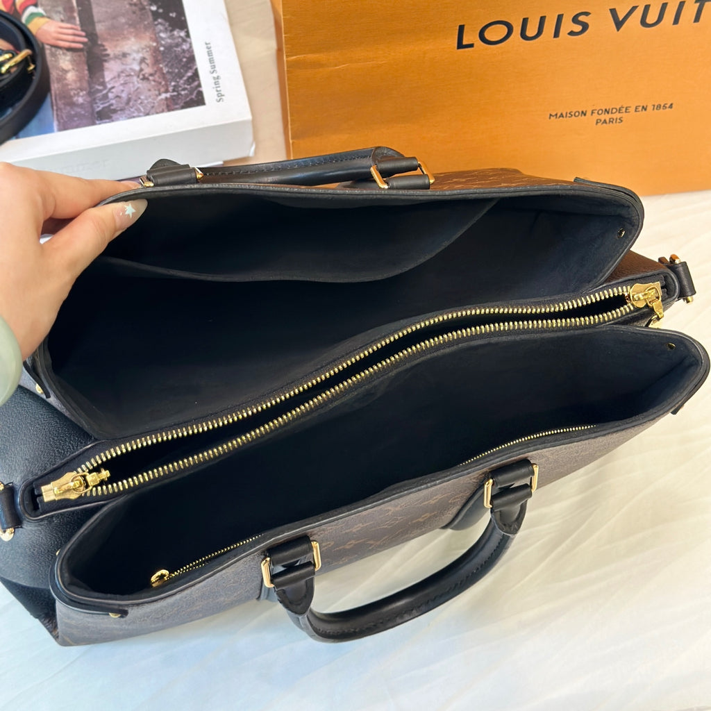 Louis Vuitton Crossbody M44817
