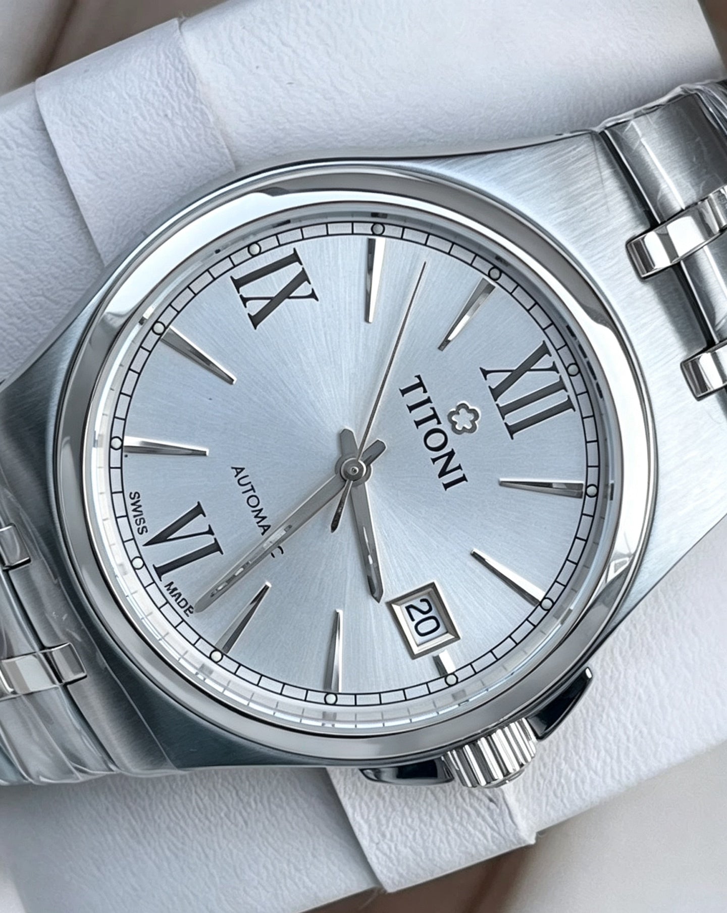 Longines White Automatic (self-winding) watch