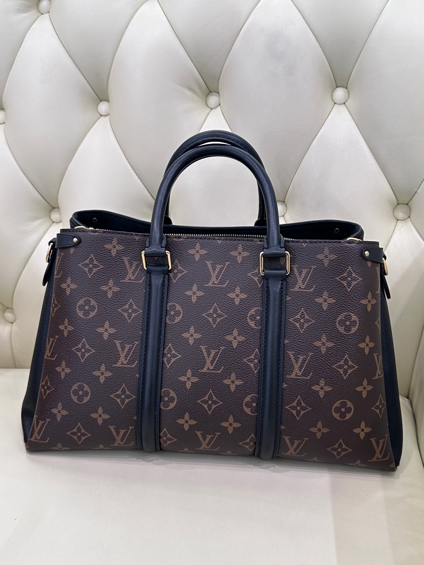 Louis Vuitton Crossbody M44817