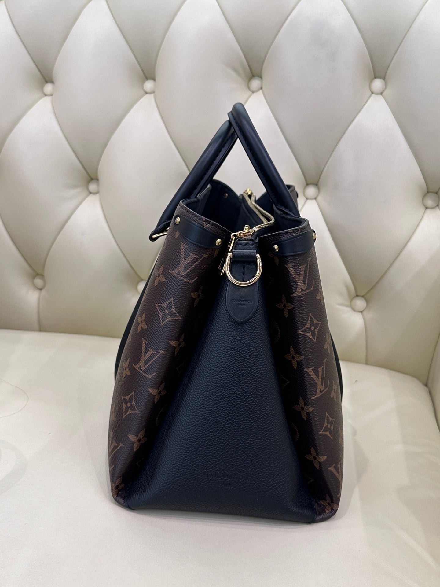 Louis Vuitton Crossbody M44817