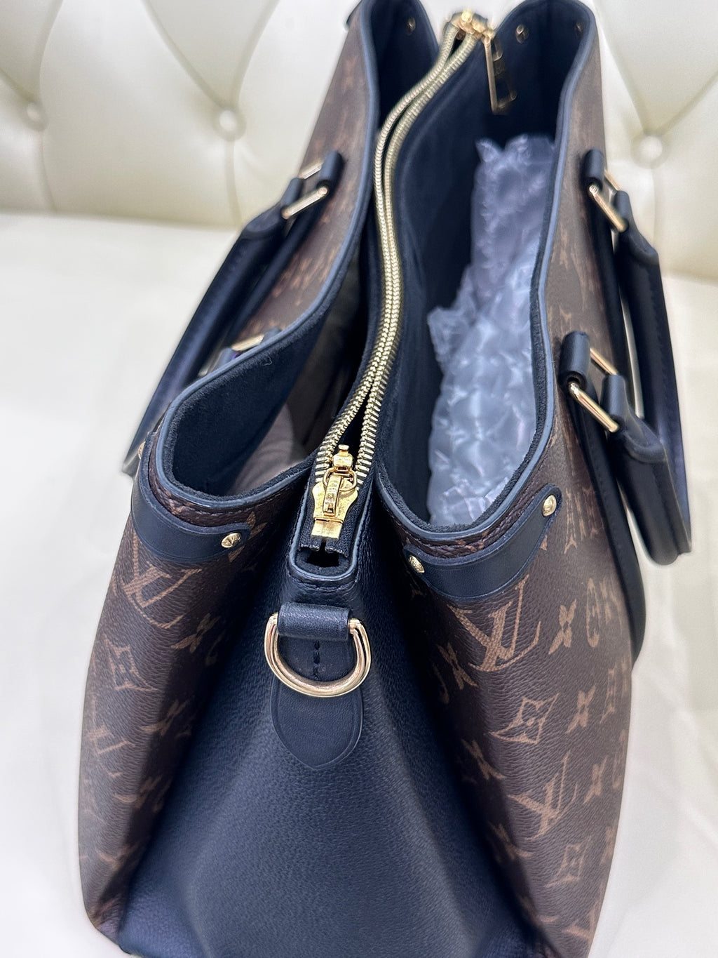 Louis Vuitton Crossbody M44817