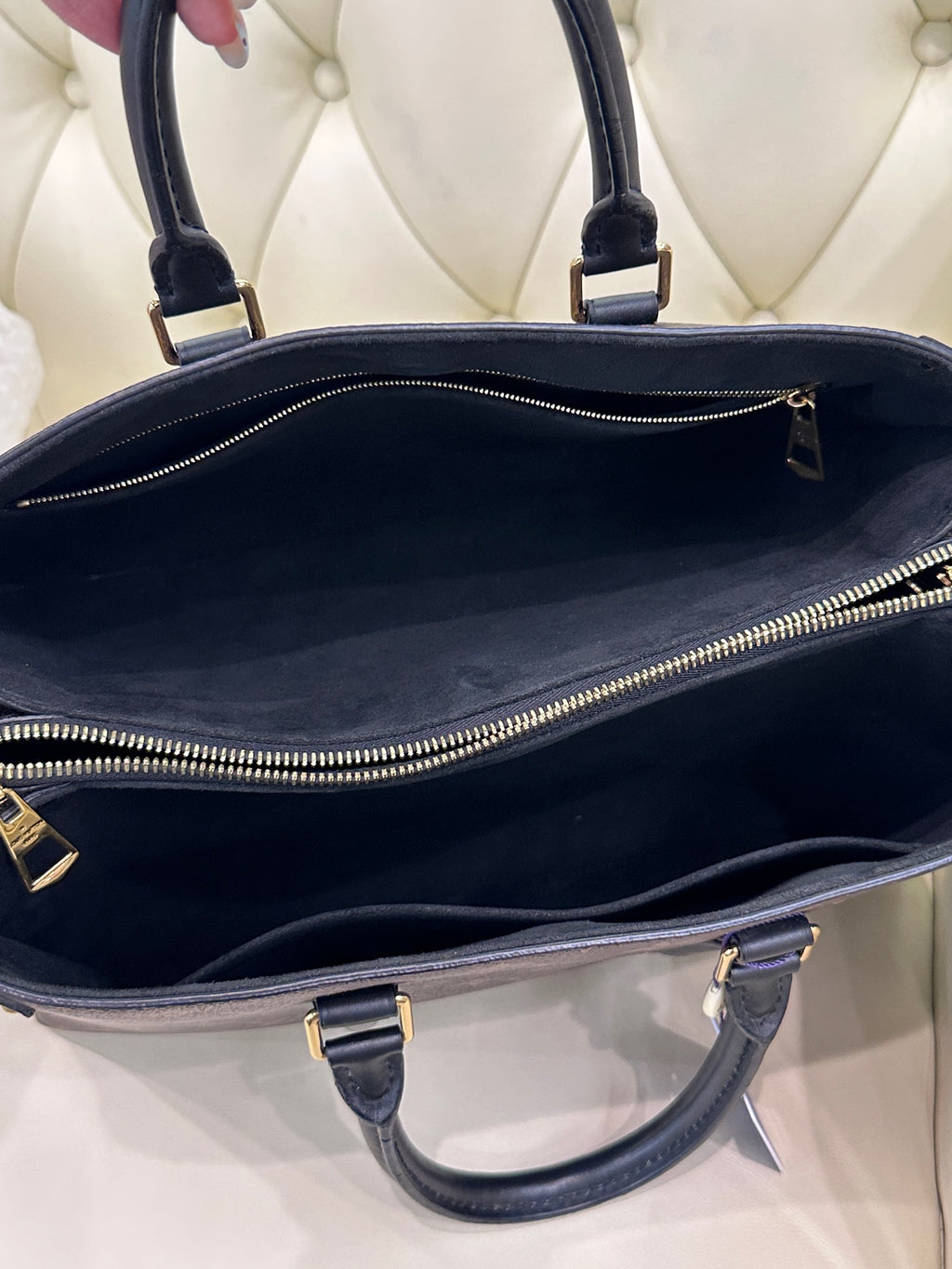Louis Vuitton Crossbody M44817