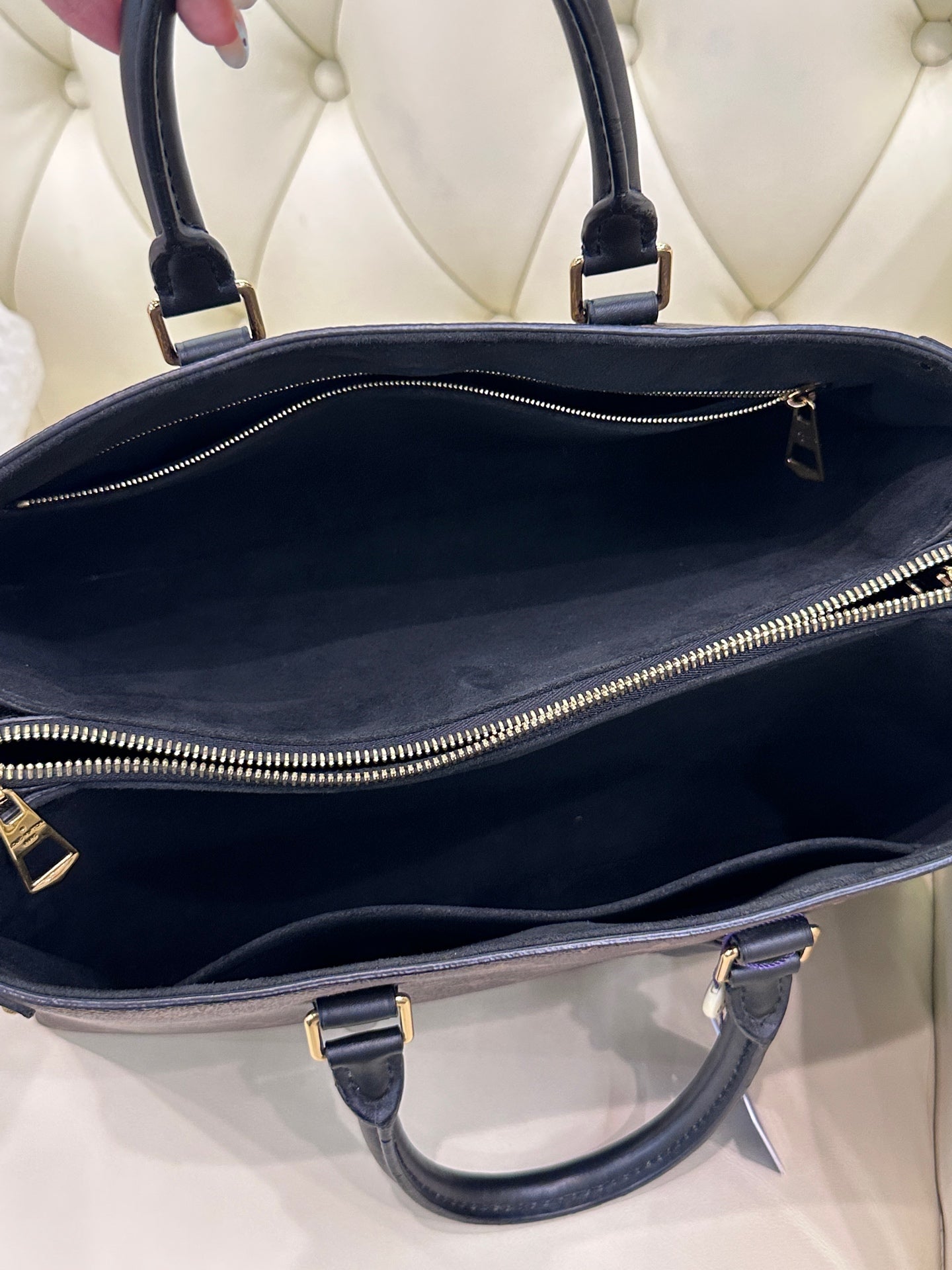 Louis Vuitton Crossbody M44817