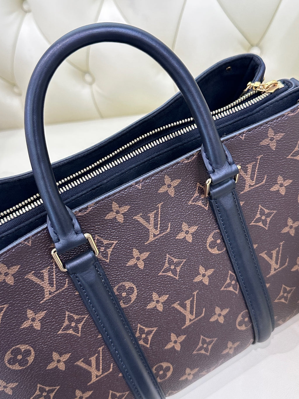 Louis Vuitton Crossbody M44817