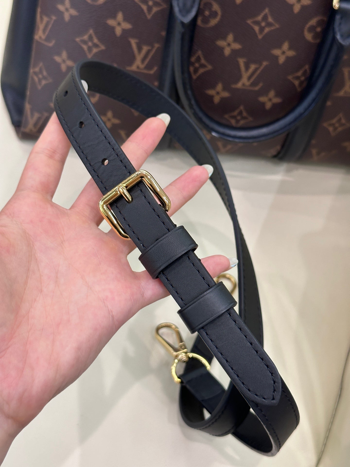 Louis Vuitton Crossbody M44817