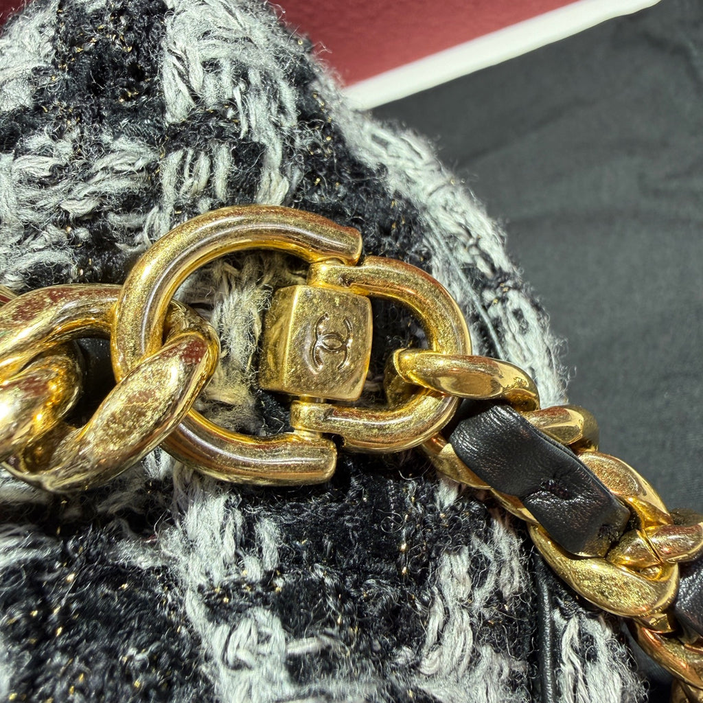 Chanel Tweed Crossbody AS3638-B09198-NK082