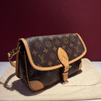 Louis Vuitton Diane Crossbody 24x15x9cm M45985