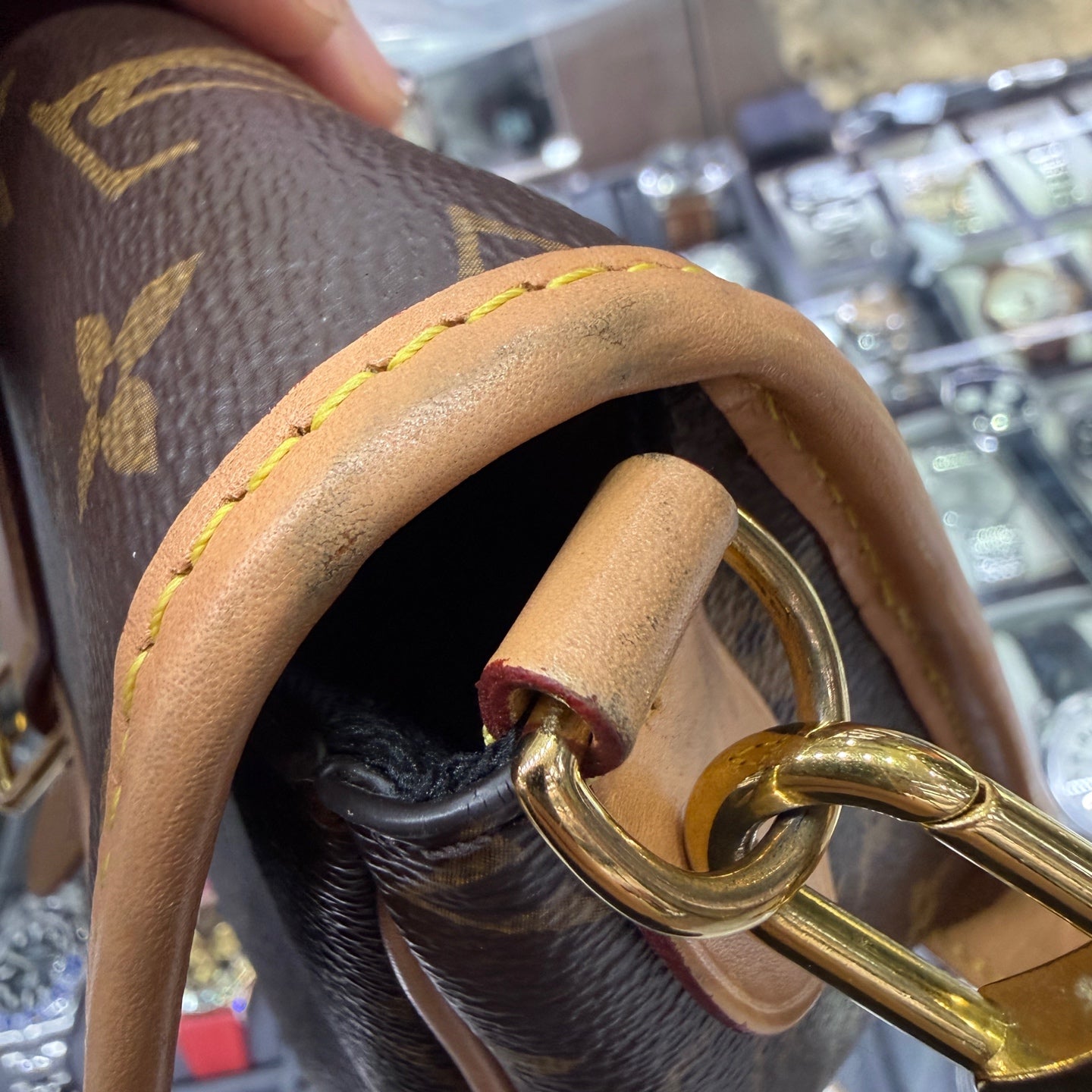 Louis Vuitton Diane Crossbody 24x15x9cm M45985