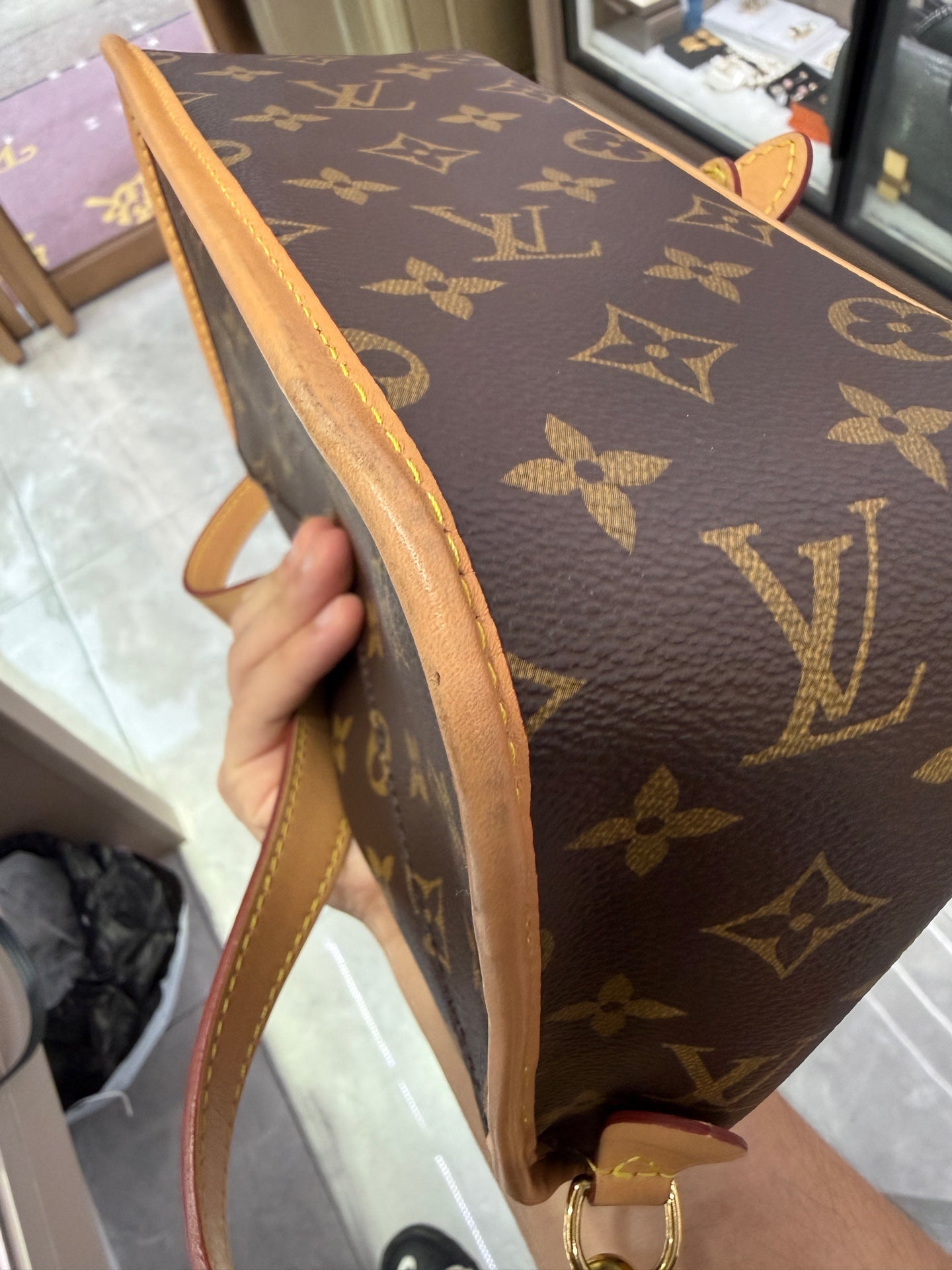 Louis Vuitton Diane Crossbody 24x15x9cm M45985
