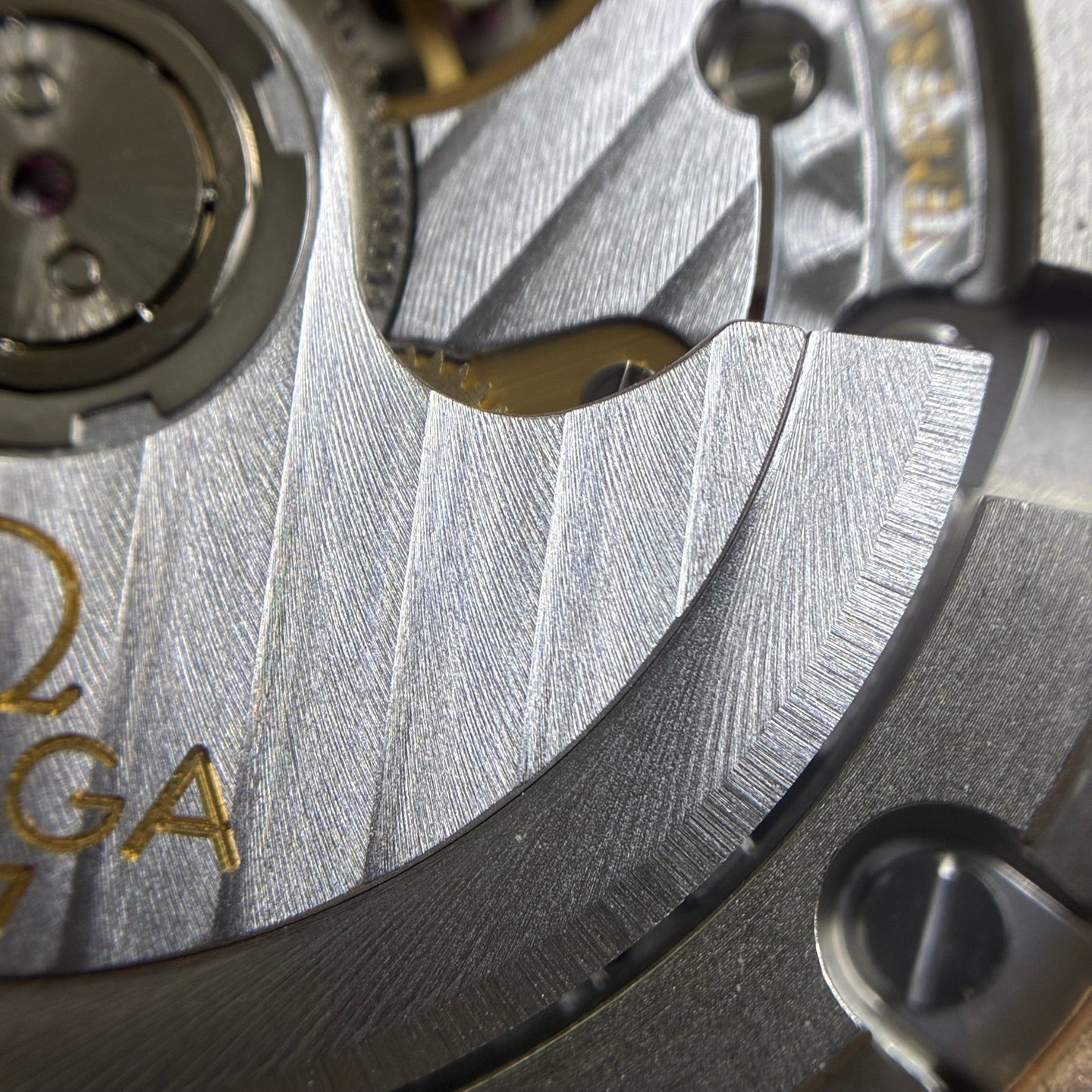 Omega Flying Disc Series 39.5 424.53.40.21.03.002