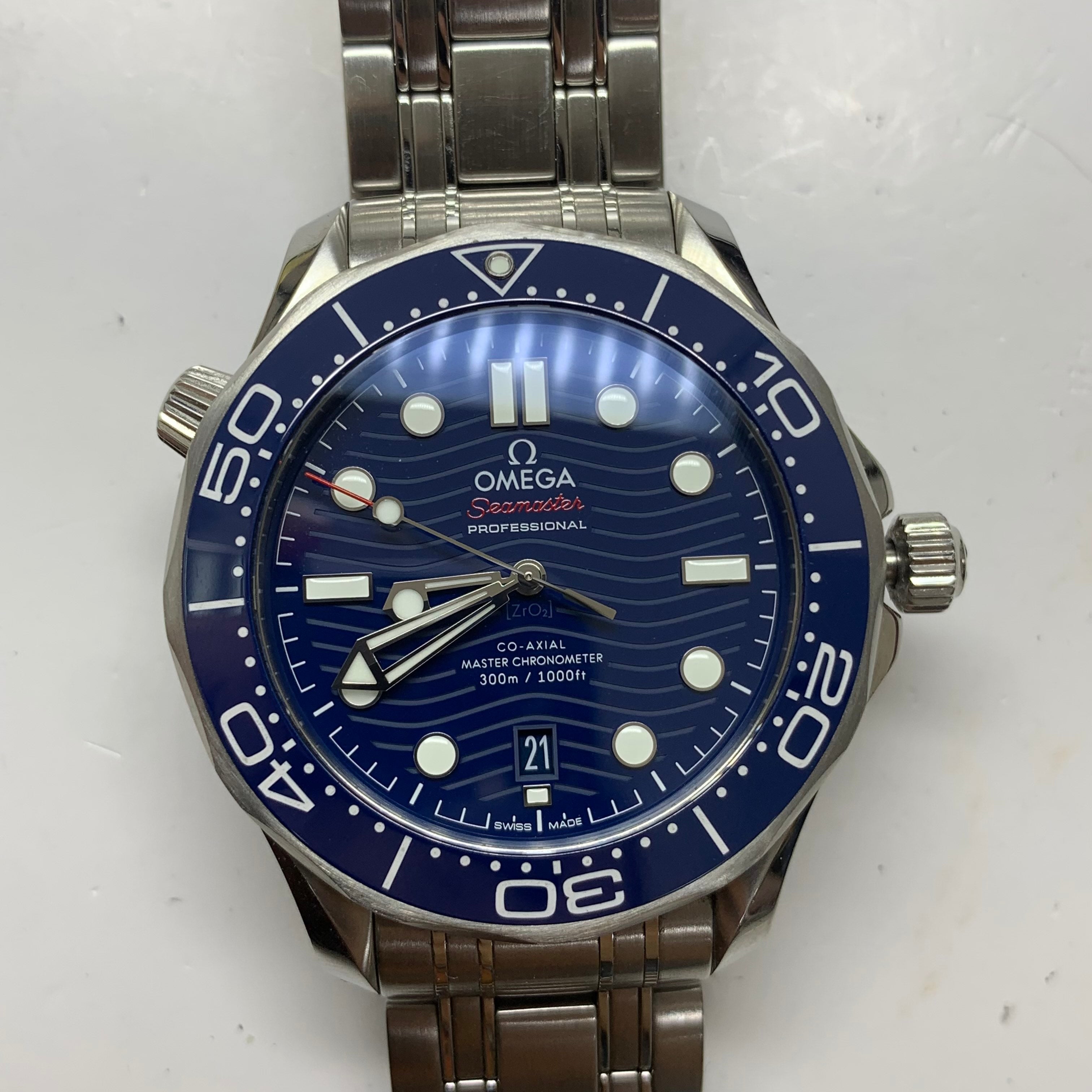 Omega Seahorse Series 42 210.30.42.20.03.001