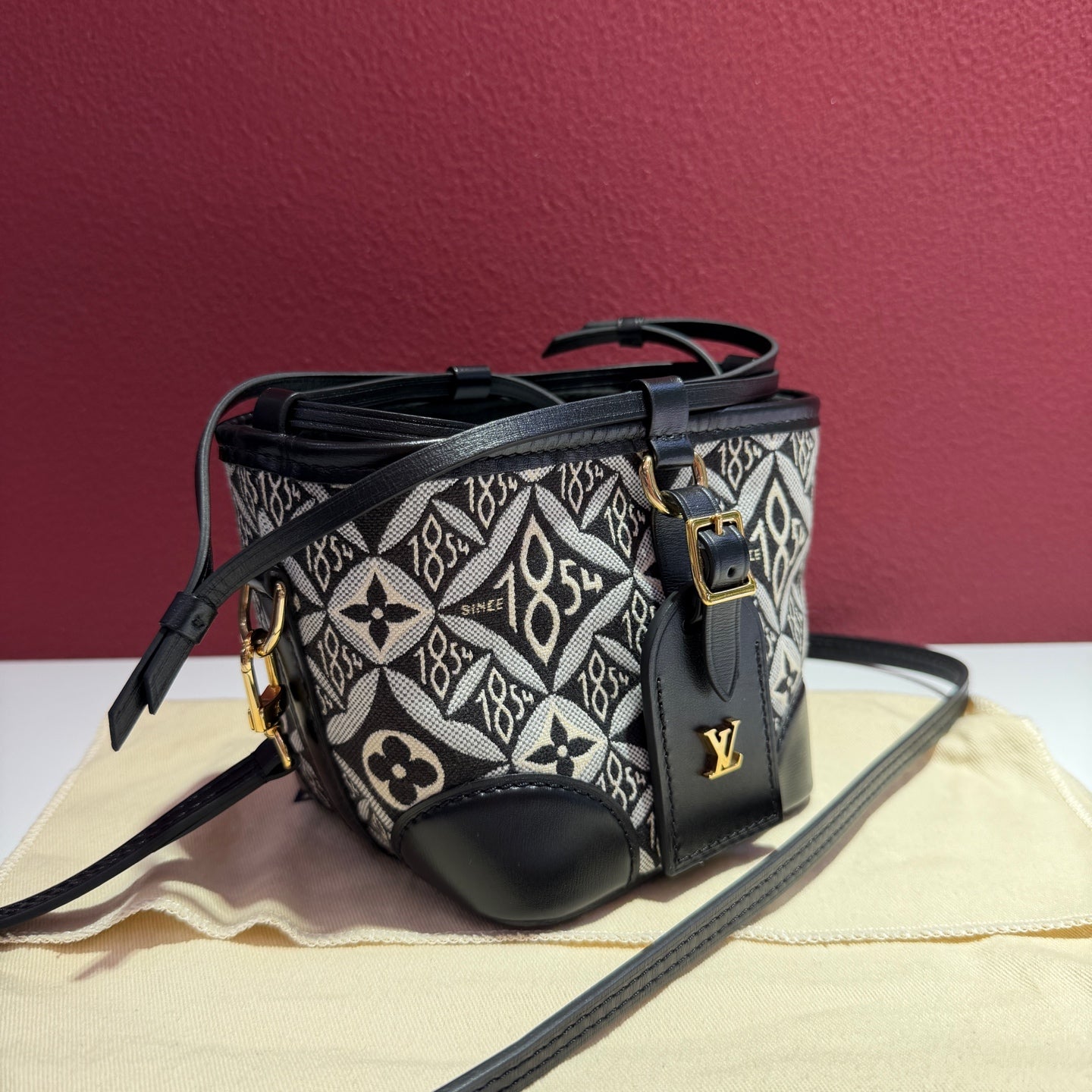 Louis Vuitton M69973