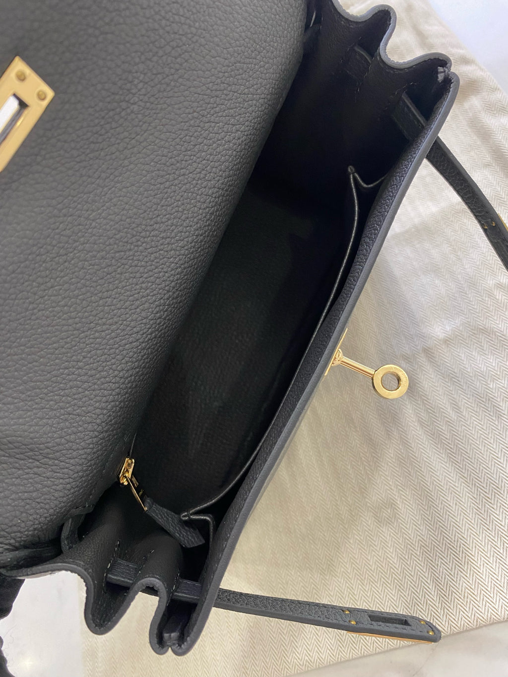 Hermes Black