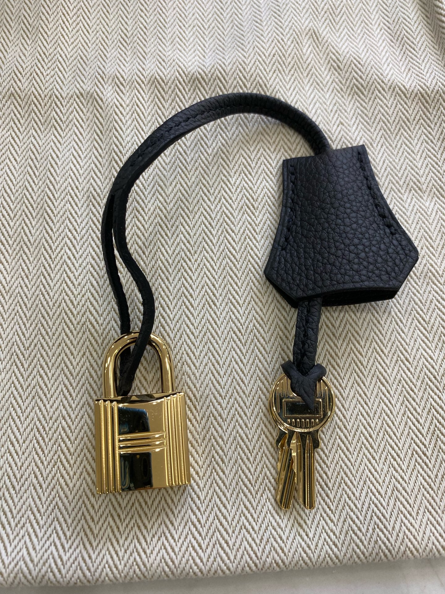 Hermes Black
