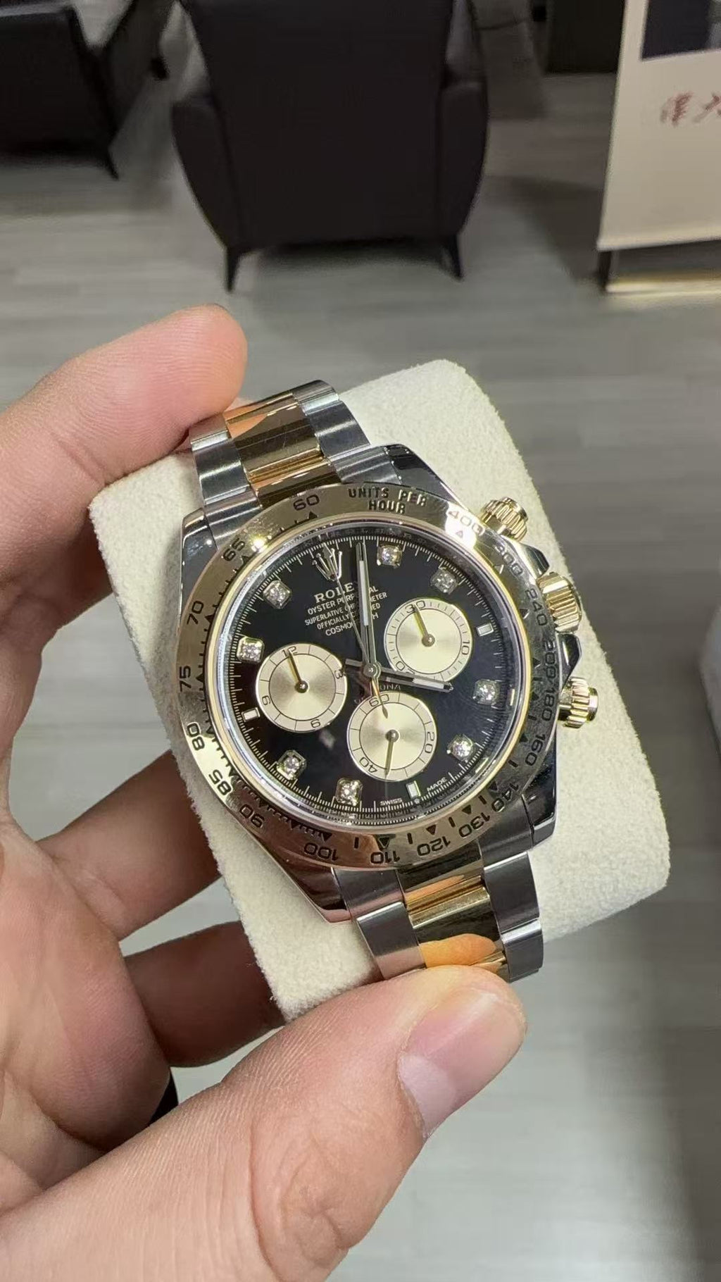 Rolex Cosmograph Daytona Automatic (self-winding) watch 40 millimeters m126503-0002