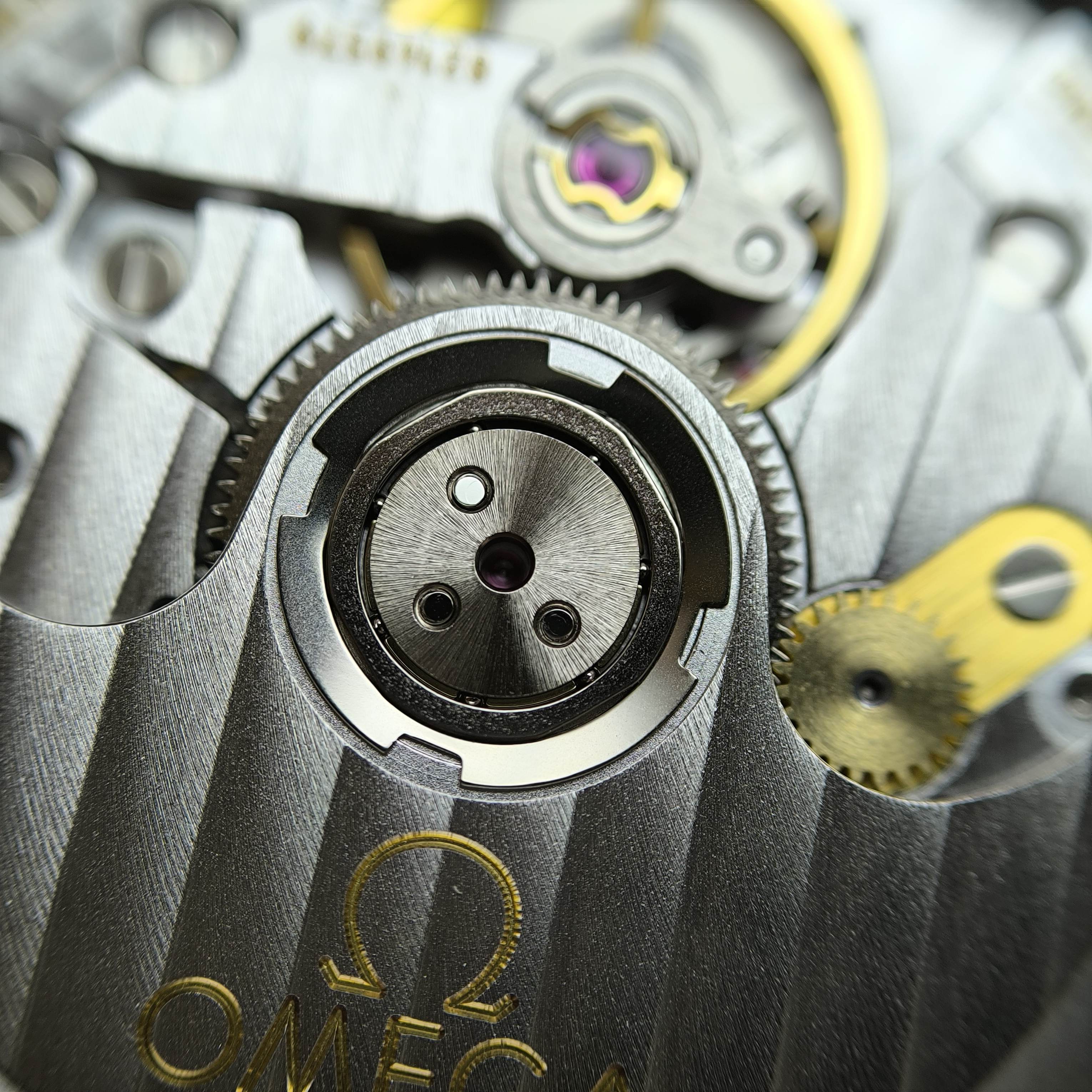 Omega Flying Disc Series 39.5 424.23.40.20.02.003