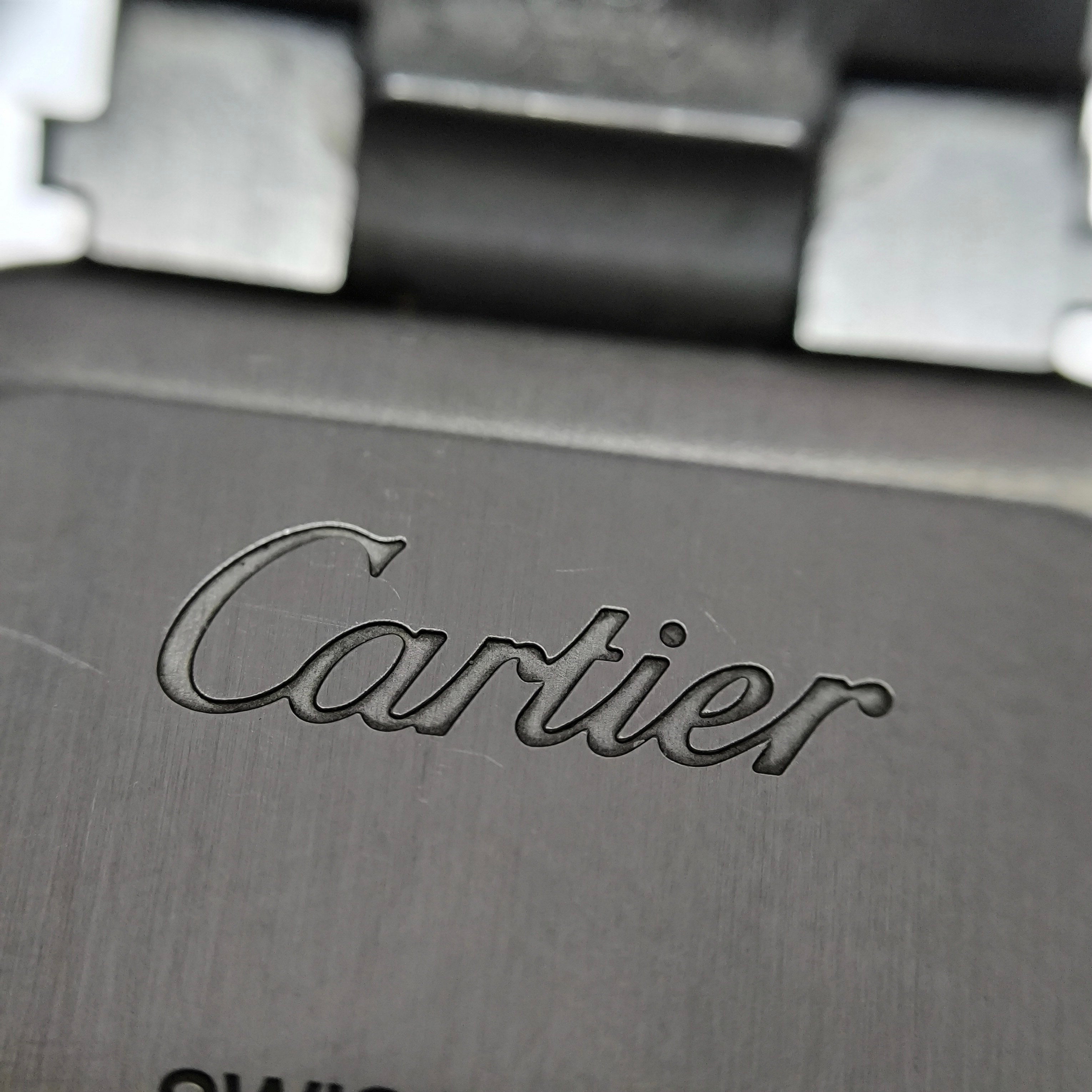 Cartier Santos de Cartier watch 27 x 34.5mm WSSA0082