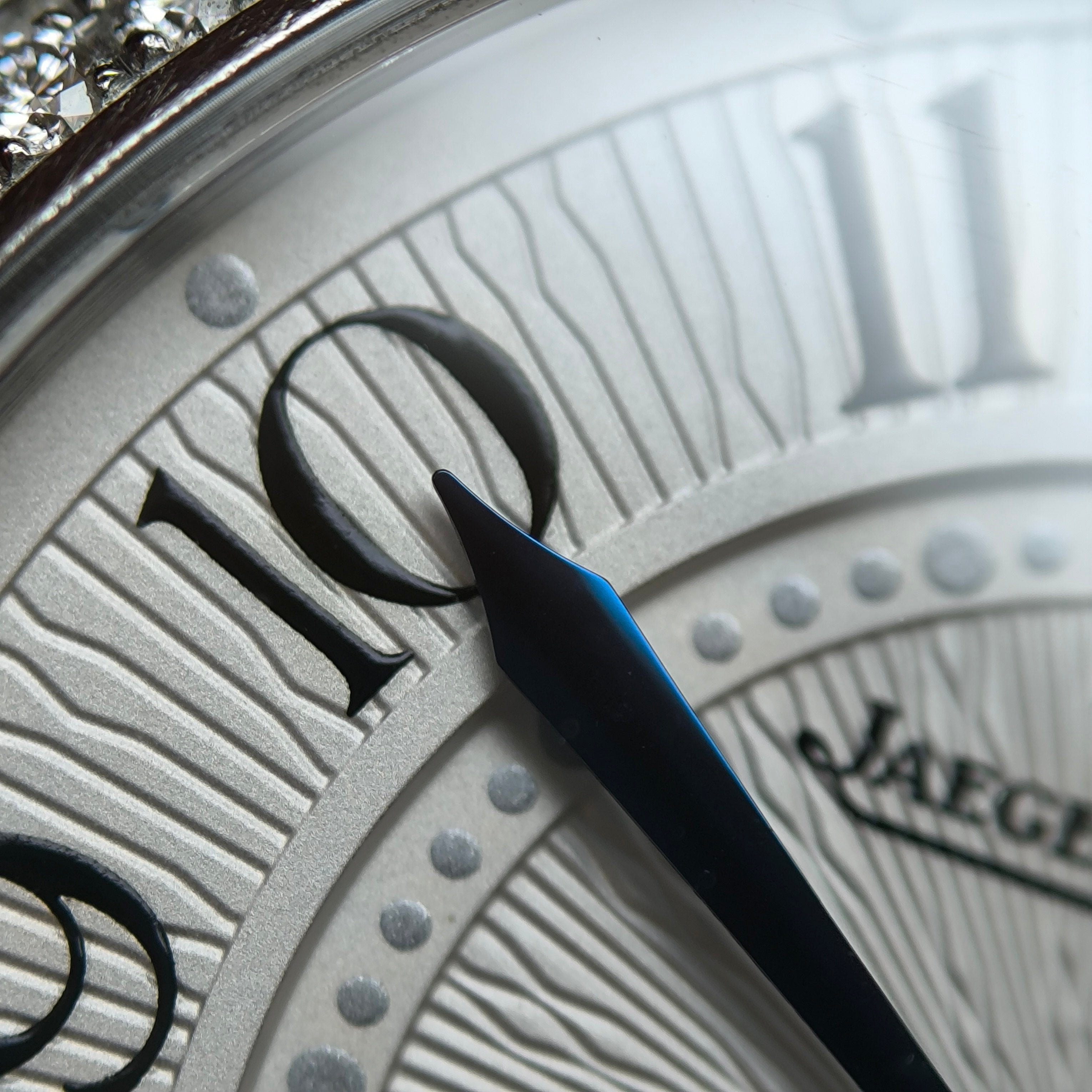 Jaeger LeCoultre RENDEZ-VOUS CLASSIC Date Series Watch 29 millimeters Q3468130