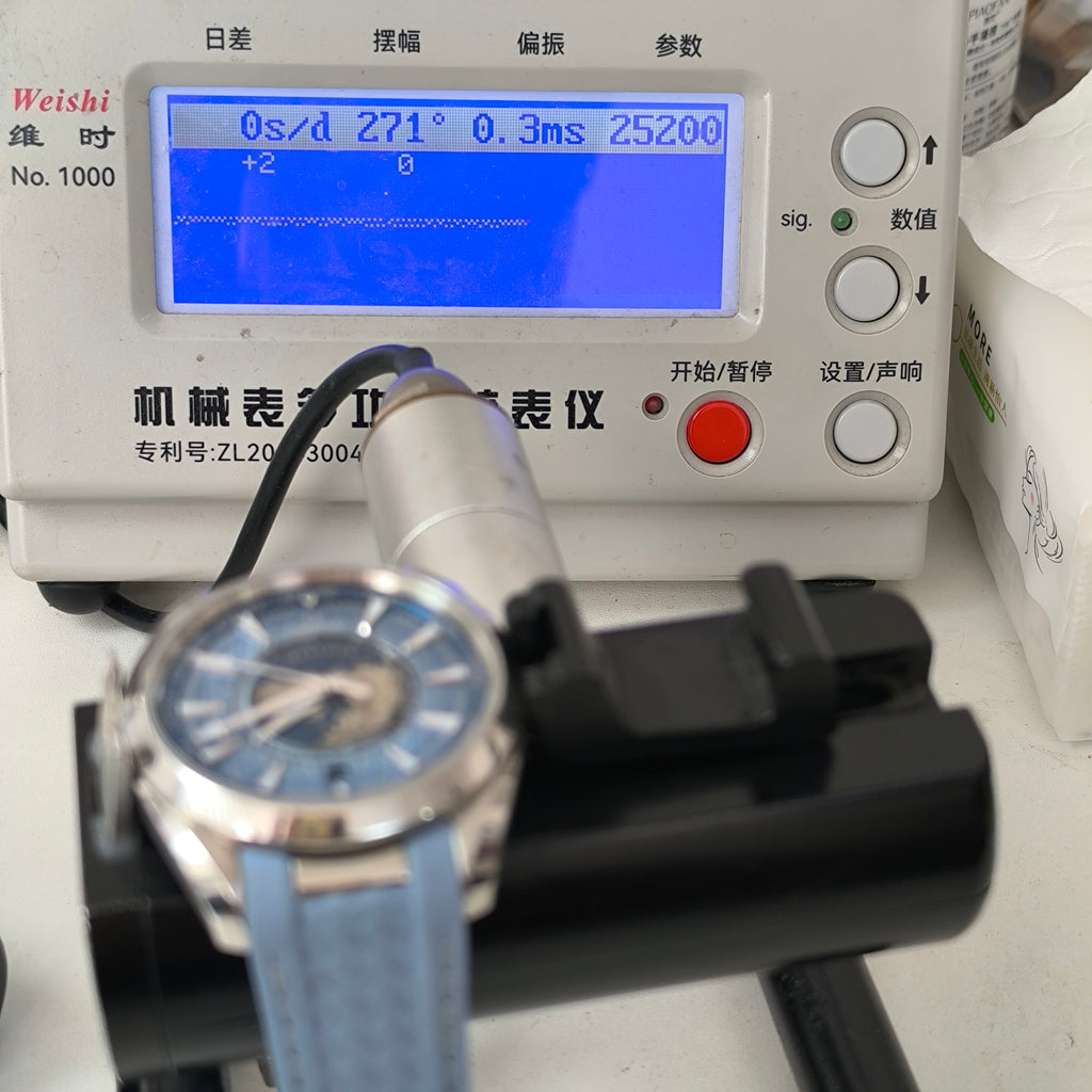 Omega Seahorse 43 millimeters 220.12.43.22.03.002