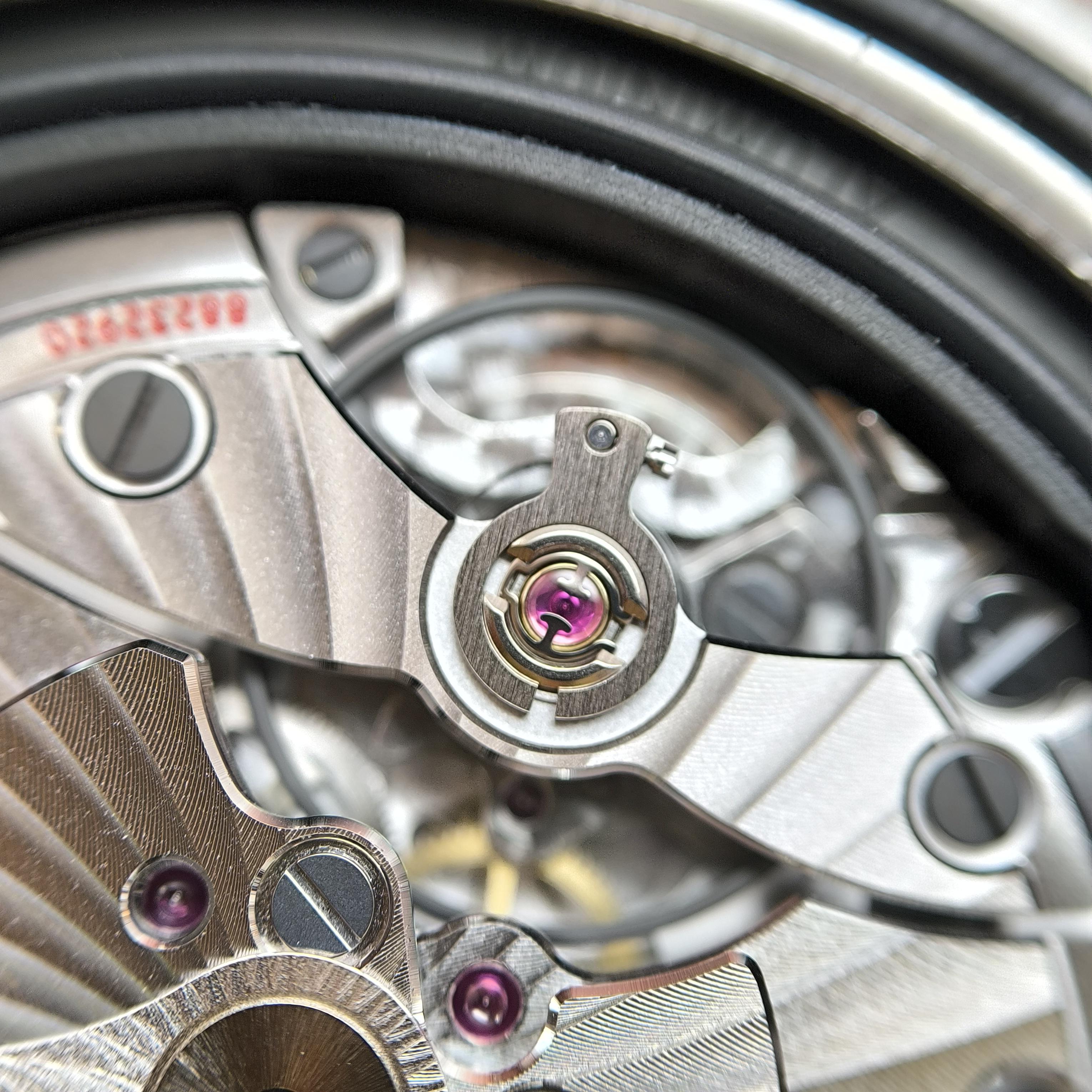 Omega Seahorse 43 millimeters 220.12.43.22.03.002