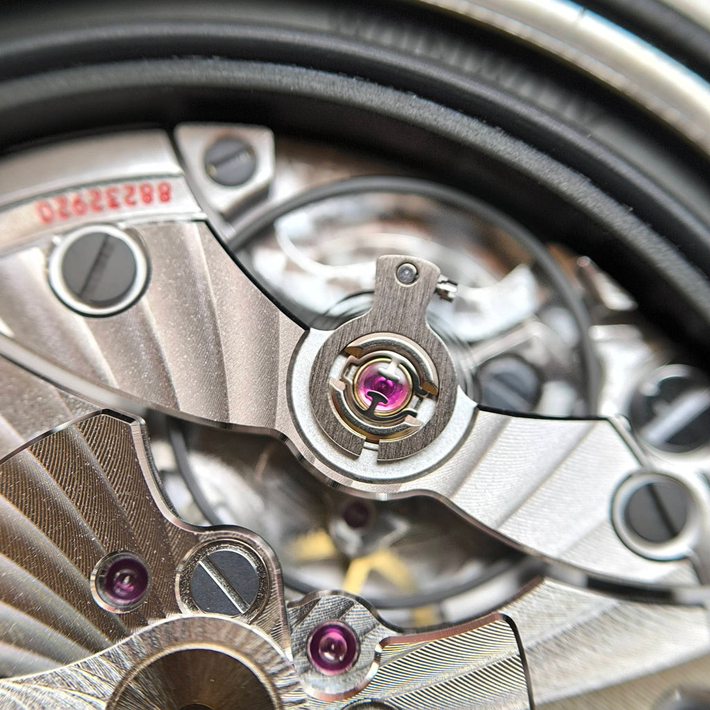 Omega Seahorse 43 millimeters 220.12.43.22.03.002