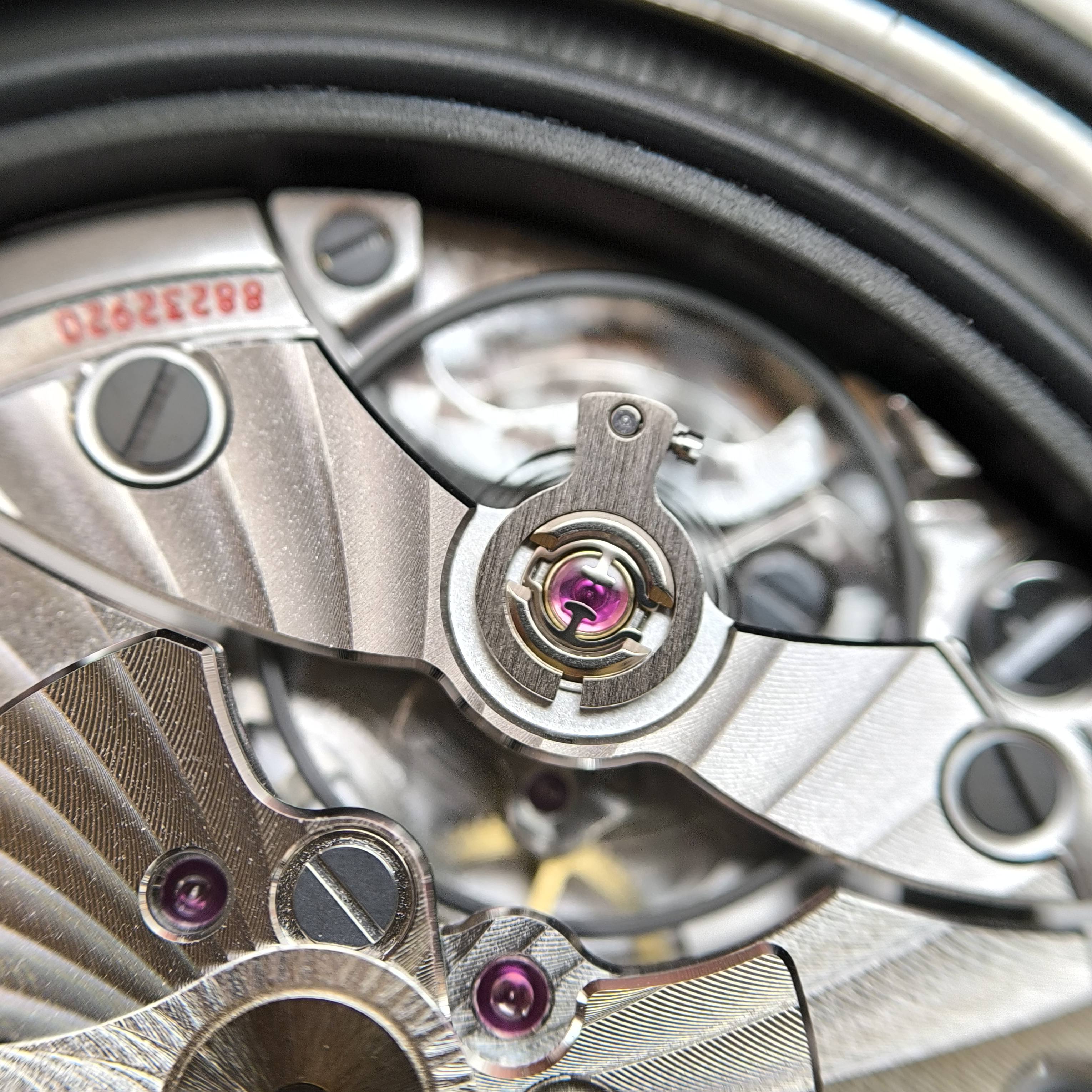 Omega Seahorse 43 millimeters 220.12.43.22.03.002