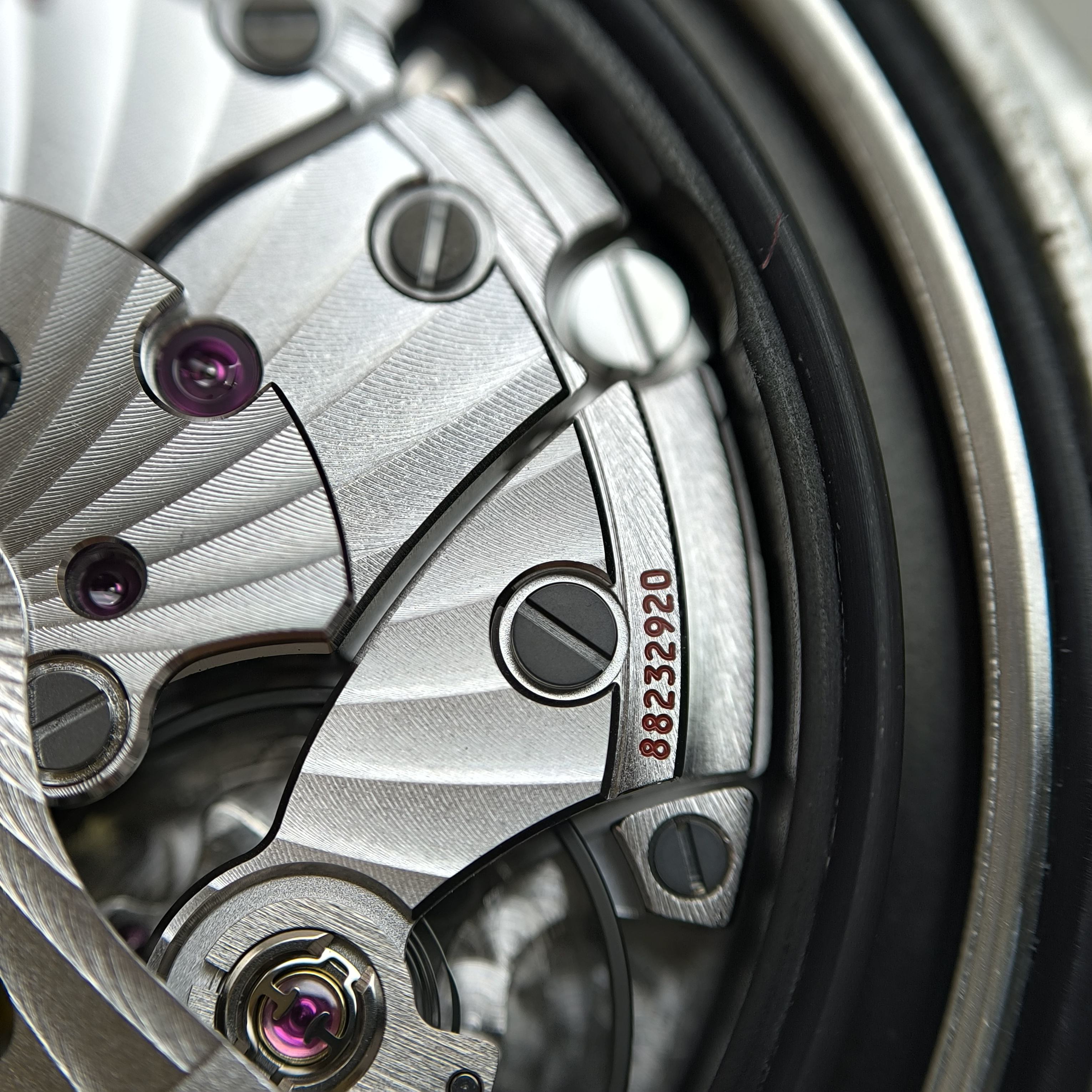 Omega Seahorse 43 millimeters 220.12.43.22.03.002