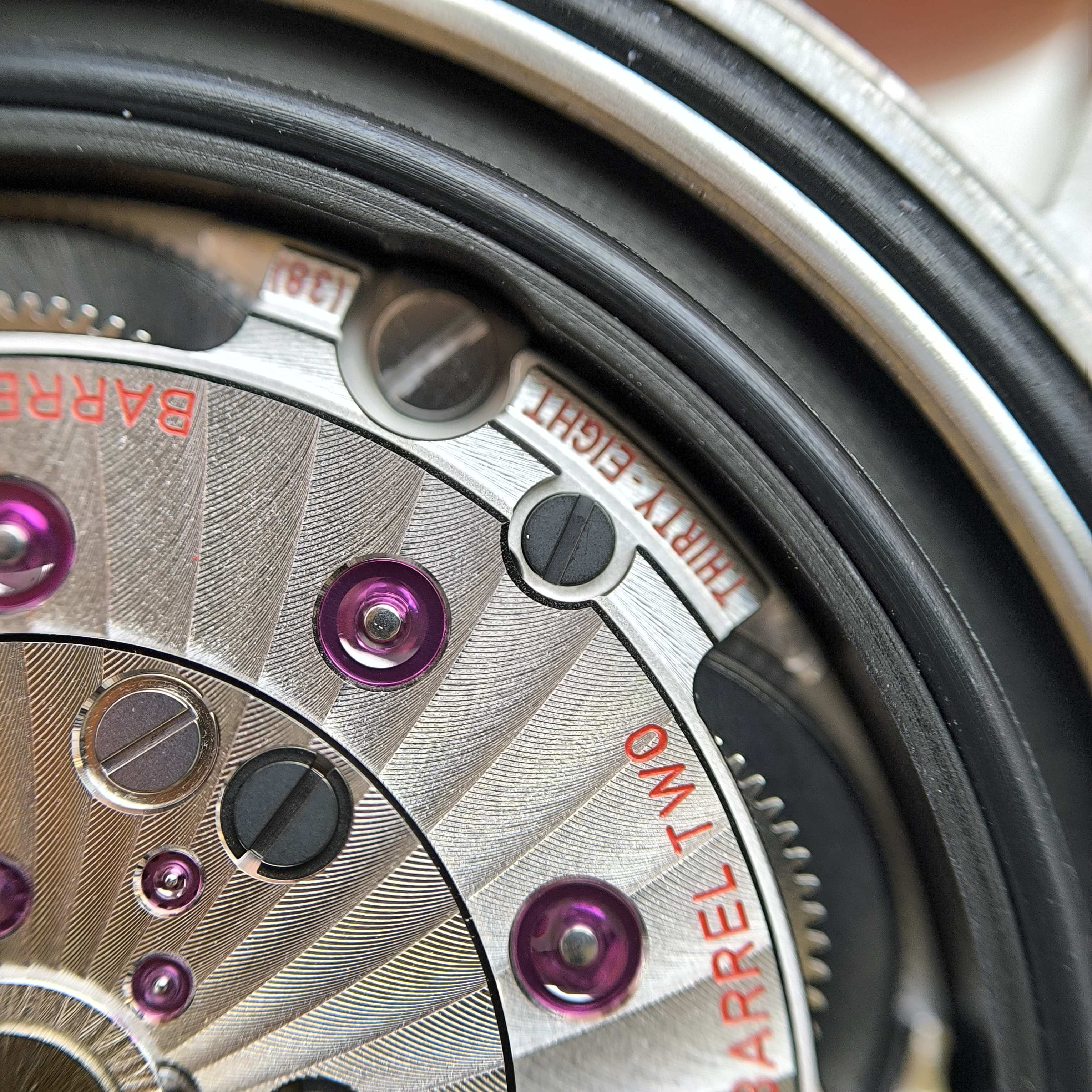 Omega Seahorse 43 millimeters 220.12.43.22.03.002