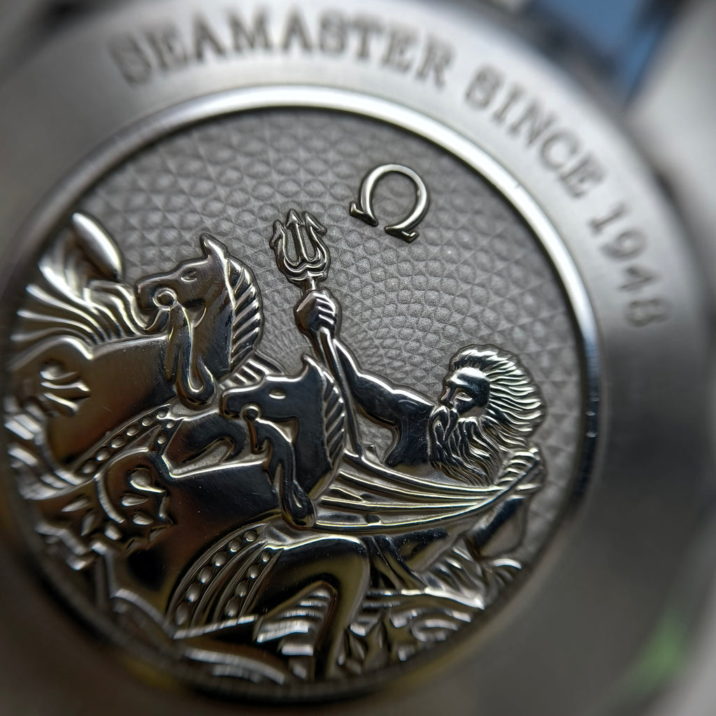 Omega Seahorse 43 millimeters 220.12.43.22.03.002