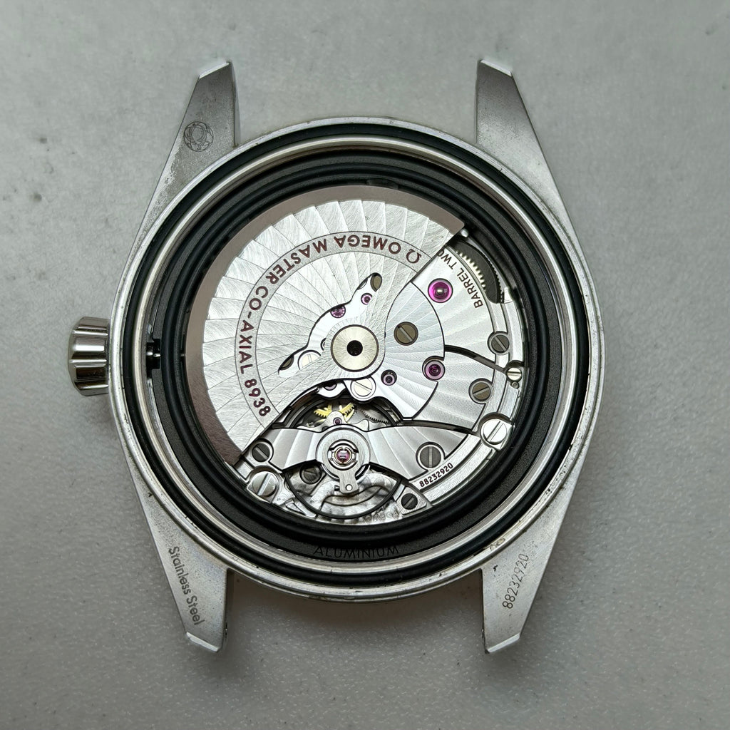 Omega Seahorse 43 millimeters 220.12.43.22.03.002