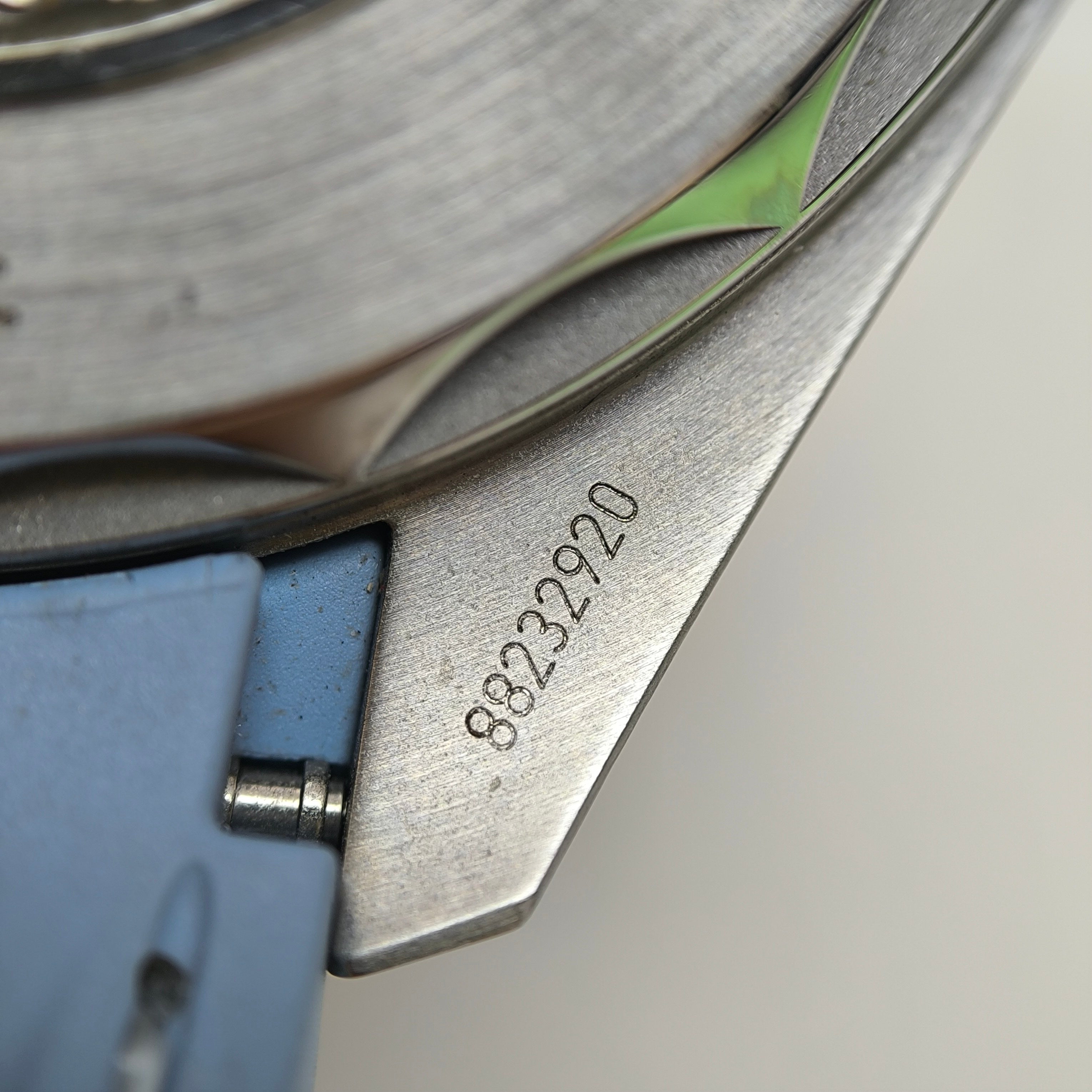Omega Seahorse 43 millimeters 220.12.43.22.03.002