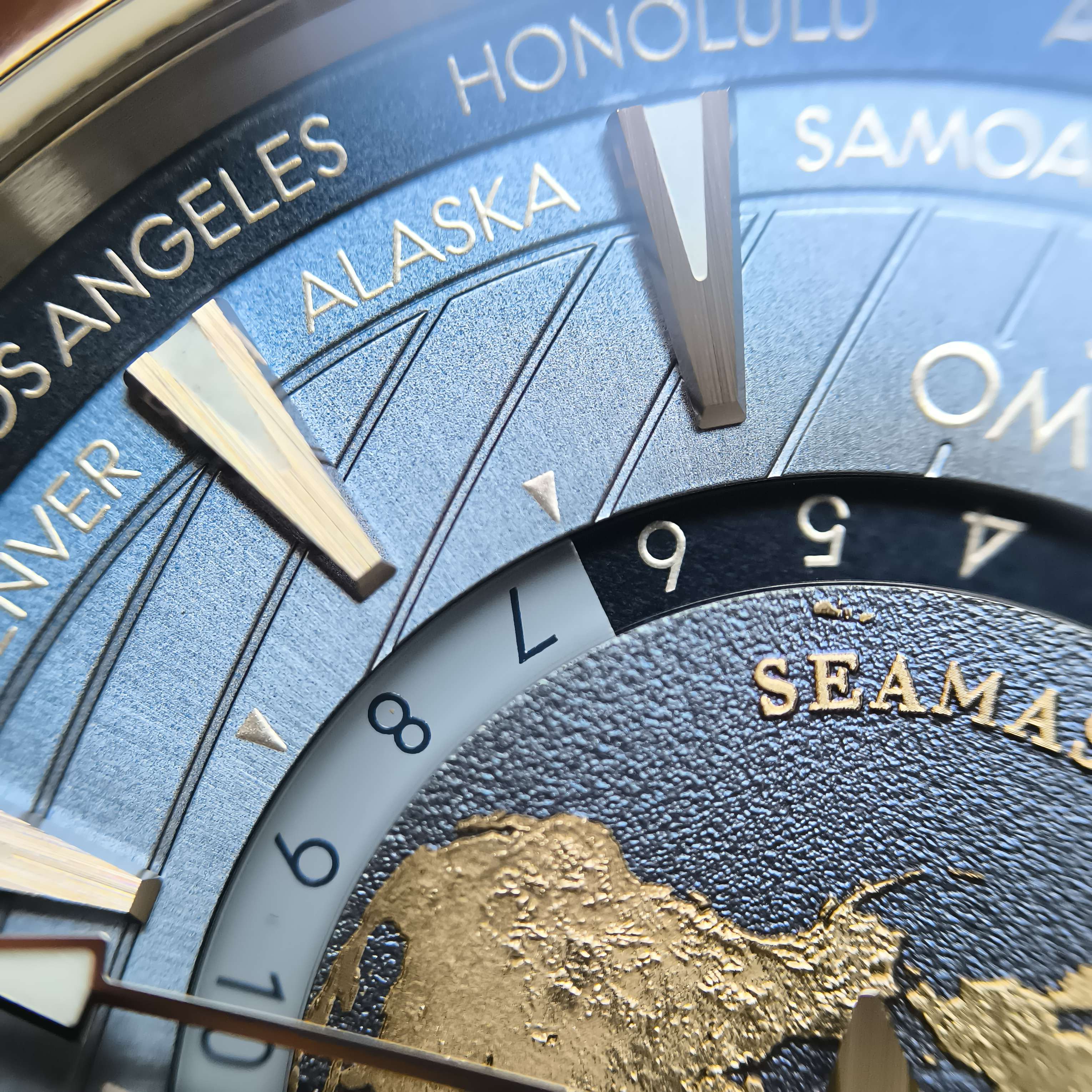 Omega Seahorse 43 millimeters 220.12.43.22.03.002