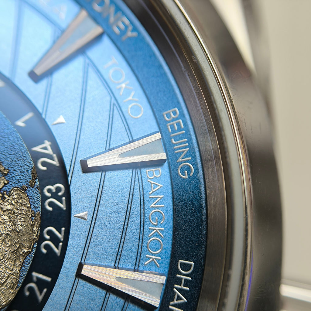 Omega Seahorse 43 millimeters 220.12.43.22.03.002