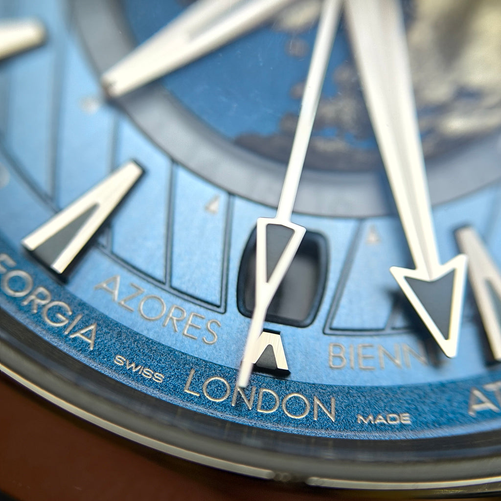 Omega Seahorse 43 millimeters 220.12.43.22.03.002